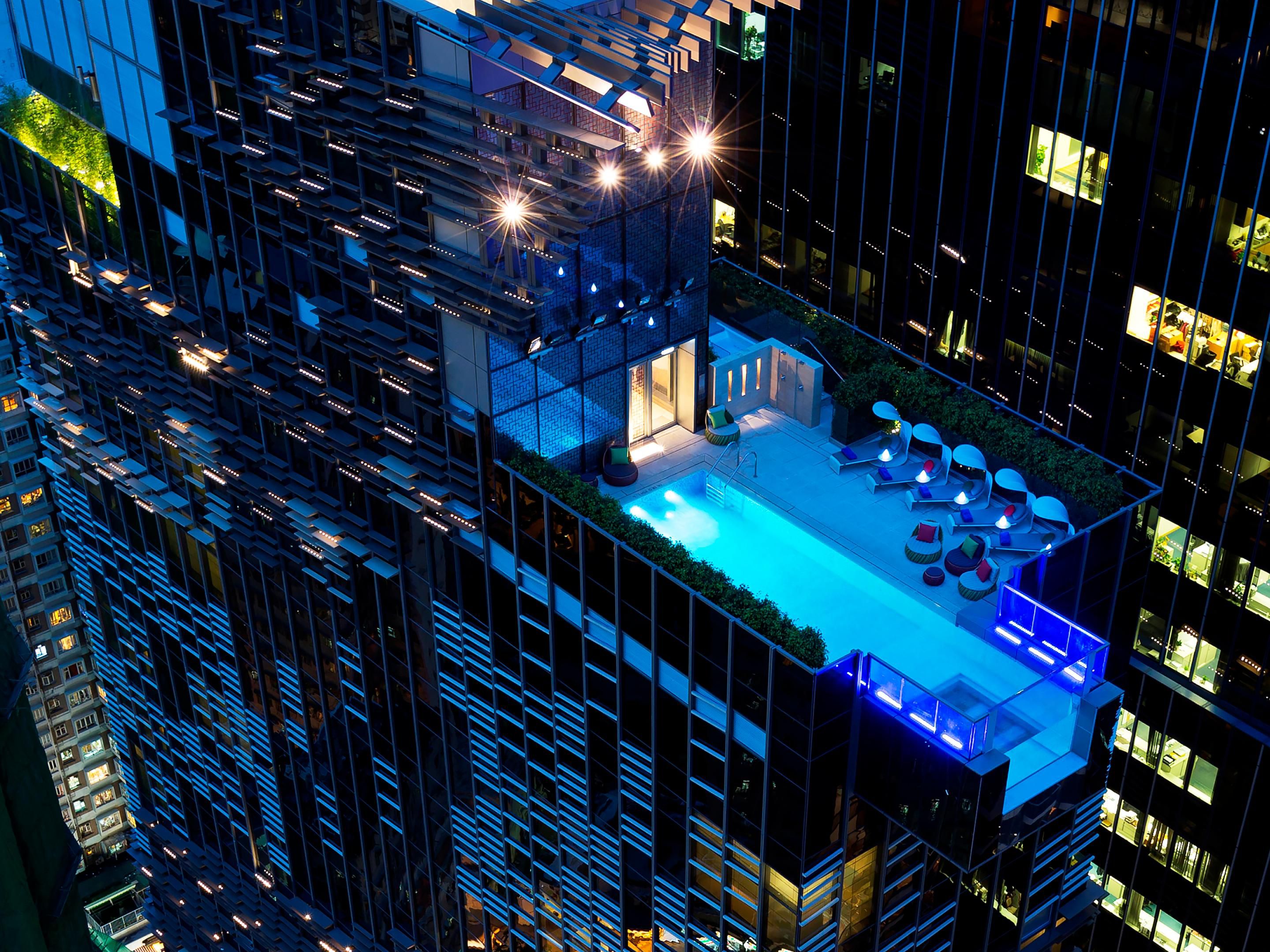 Infinity glass bottomed pool