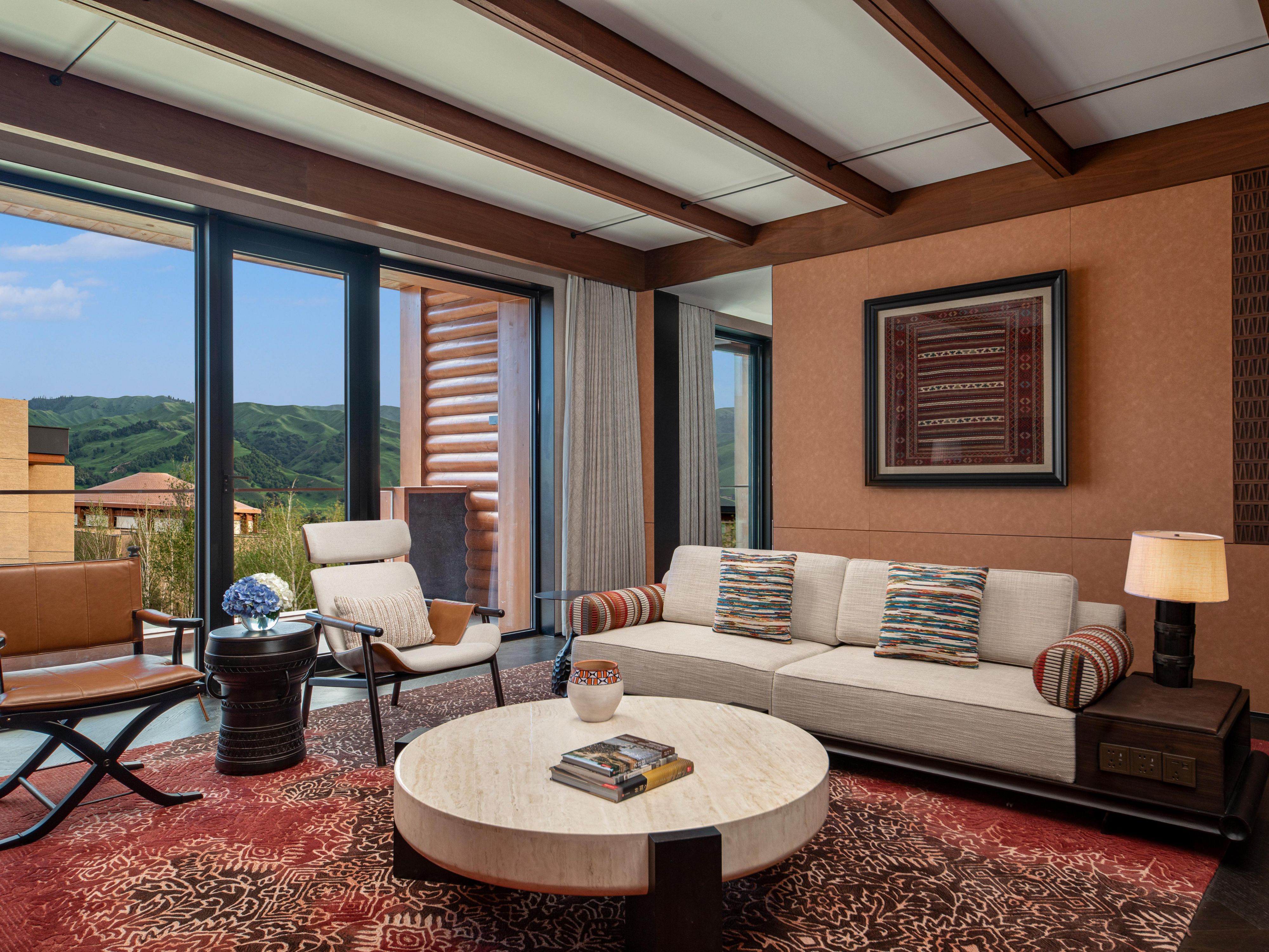 1 King 1 Bedroom Suite Balcony Powder Room