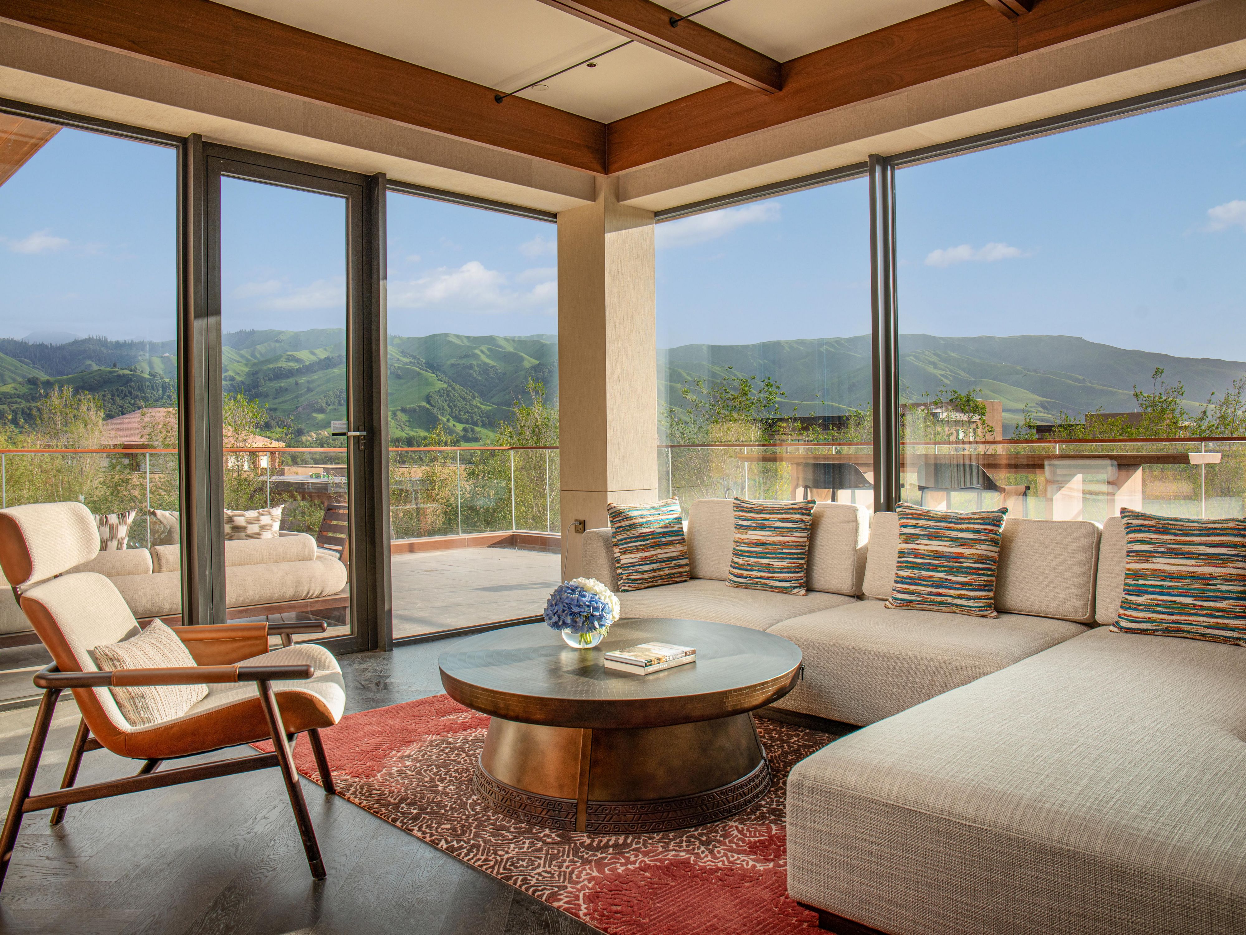 1 King 1 Bedroom Suite Terrace Access