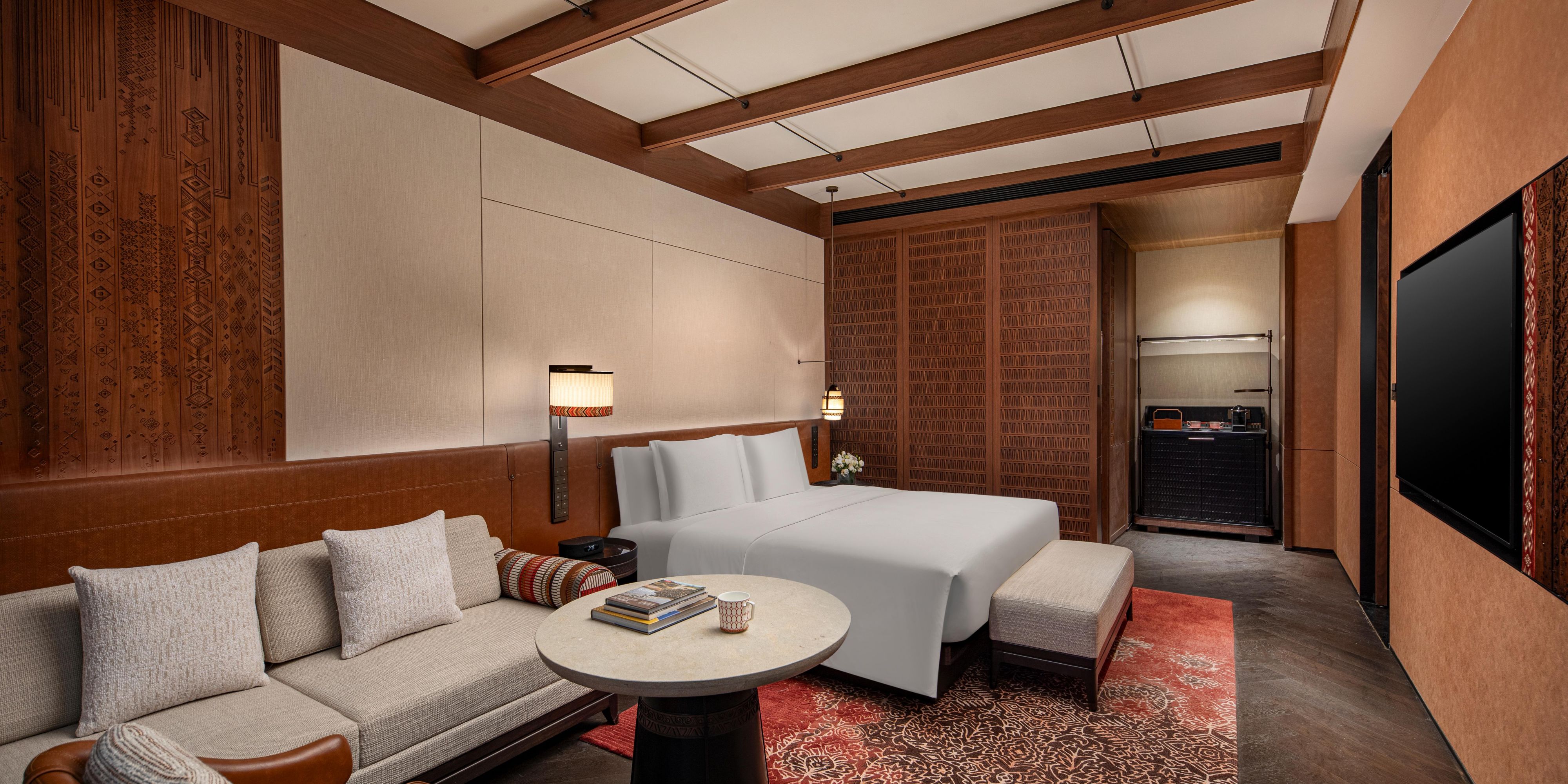 1 King 1 Bedroom Suite Balcony Powder Room