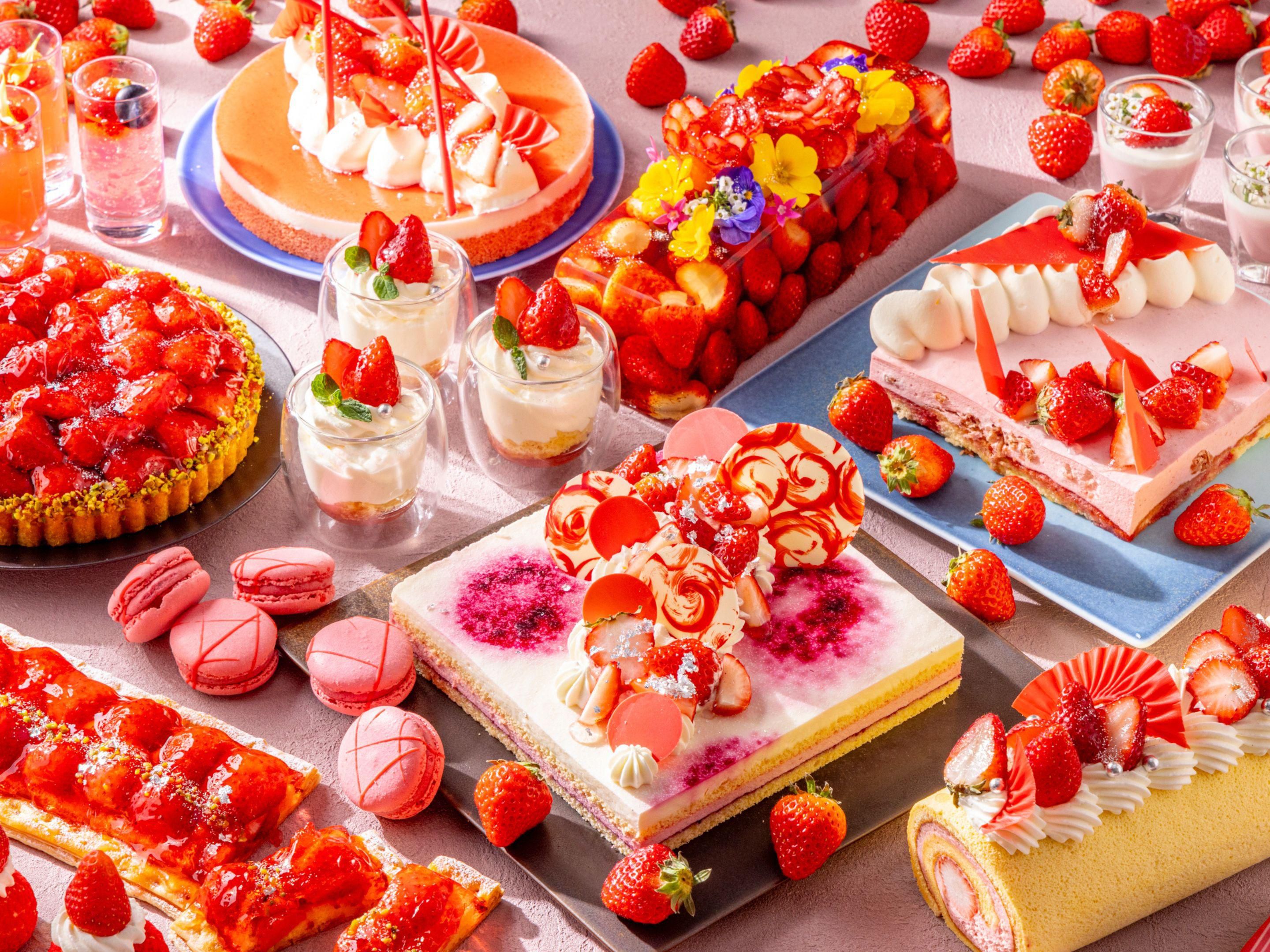 Indulge in a selection of delectable sweets crafted from an abundance of seasonal fruits exclusive to each season. The fresh, vibrant flavours and sweetness of these colourful treats will captivate your senses. 11:30-15:00 (Lunch) | 13:30-15:00 (Sweets Buffet only) 3,000 JPY (Sweets Buffet Only) | Lunch Course +1,000 JPY Optional Sweets buffet