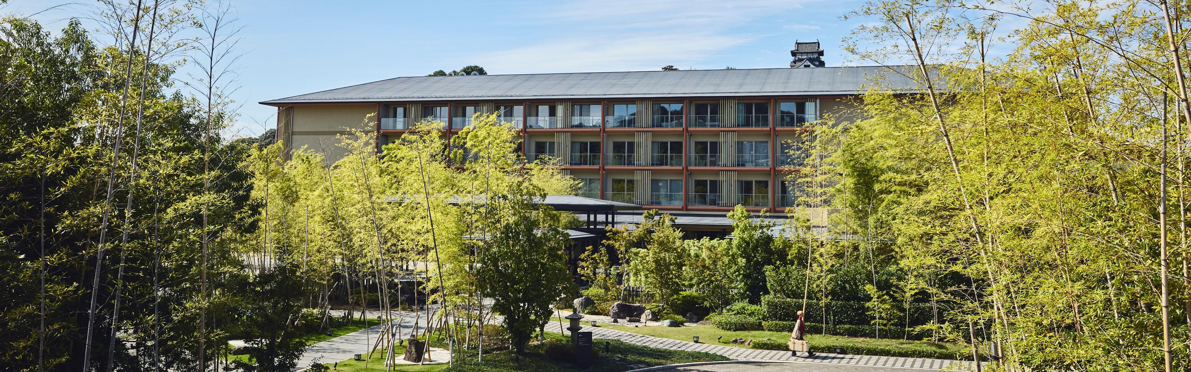 $hotelInfo.mediaDetails.welcomePhotos.primaryPhoto.caption}