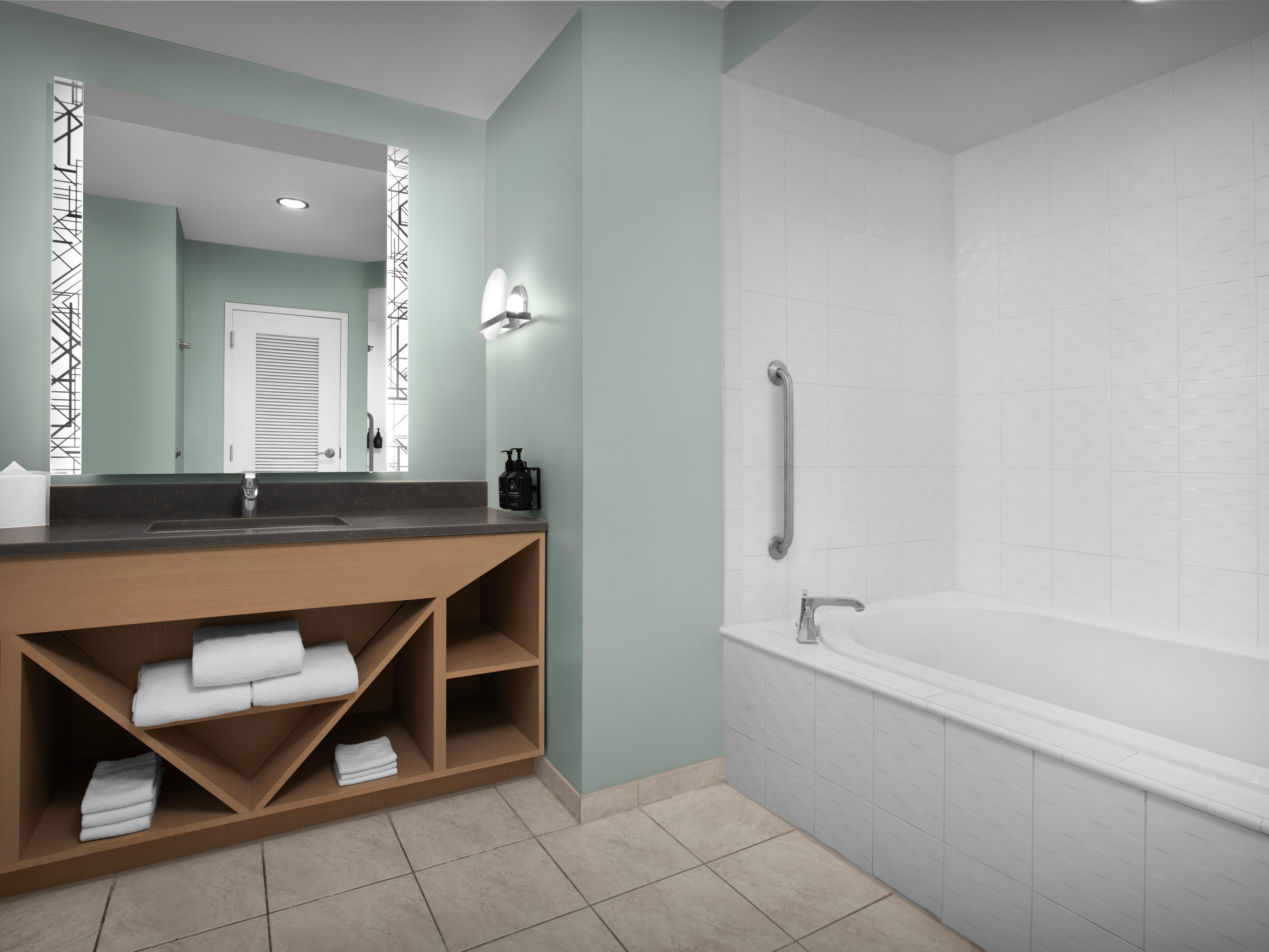 Our hotel in Jacksonville offers spacious suite bathrooms.