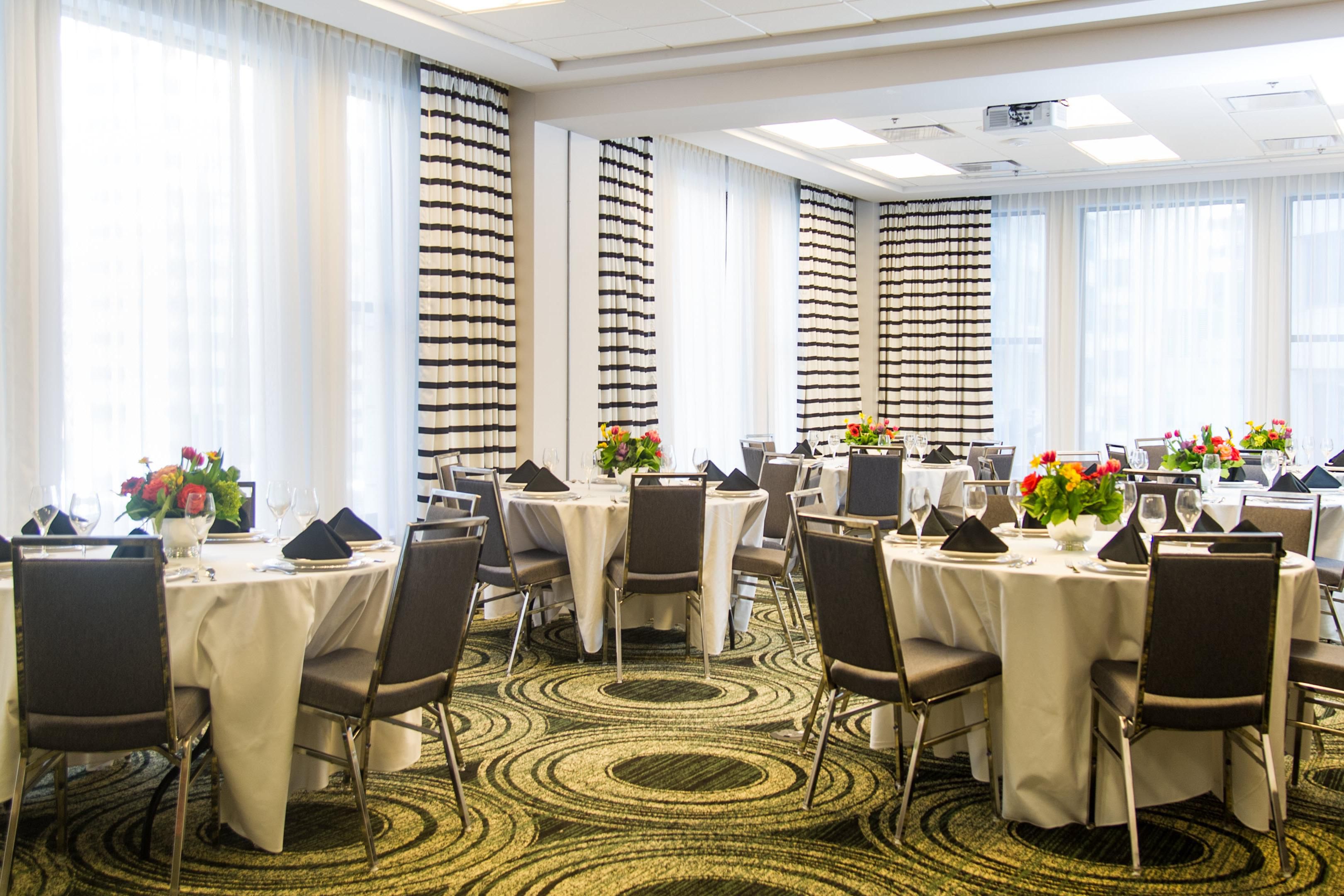 Book your next Kansas City meeting at the Hotel Indigo Kansas City Downtown. Our meeting Rooms offers the perfect backdrop with natural lighting, and offers onsite catering and wireless technology. Need just a block of rooms? The Hotel Indigo Kansas City Downtown handles that as well. Call the hotel to speak with our Event Specialists, 816.283.8000