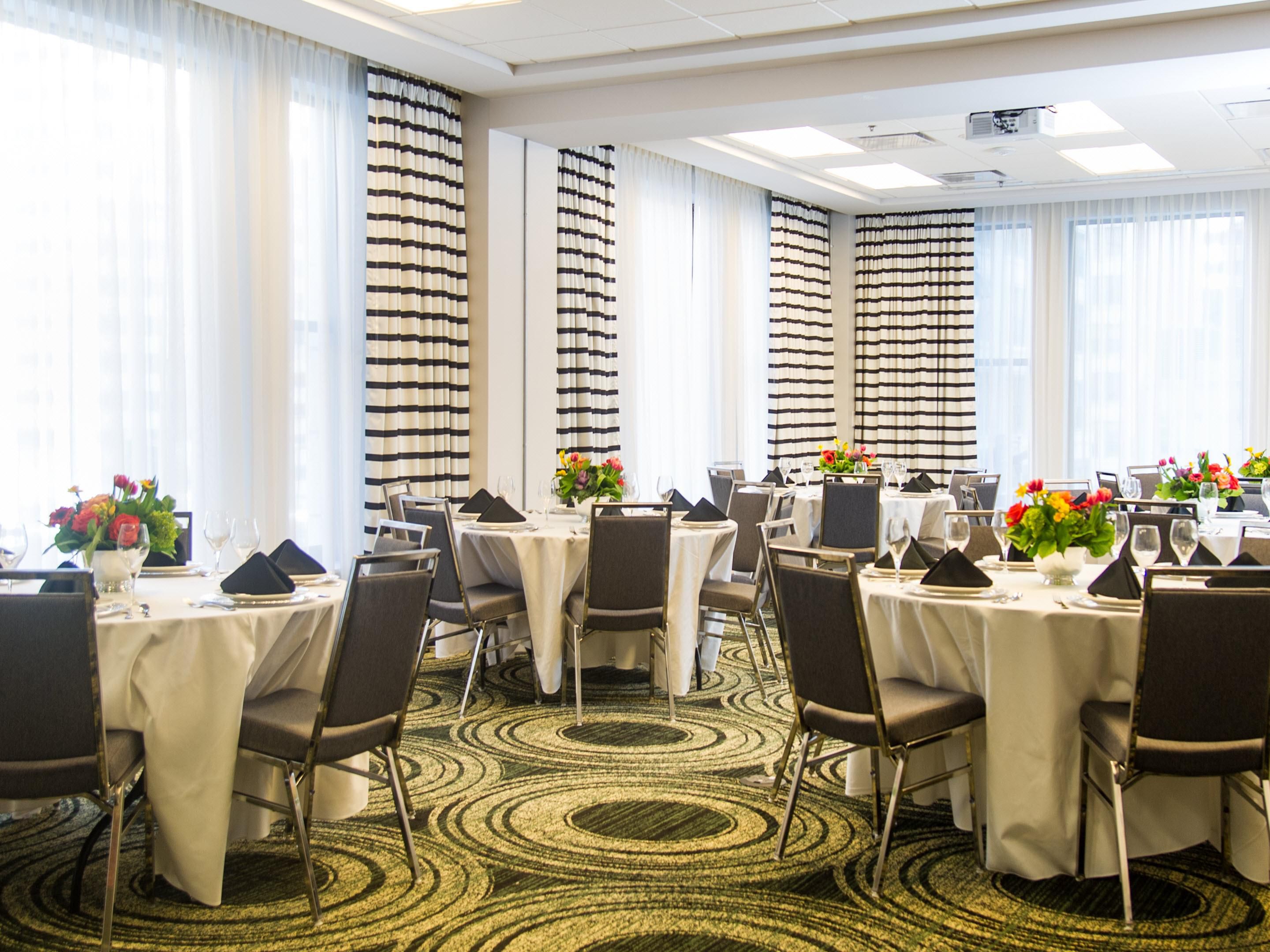 Book your next Kansas City meeting at the Hotel Indigo Kansas City Downtown. Our meeting Rooms offers the perfect backdrop with natural lighting, and offers onsite catering and wireless technology. Need just a block of rooms? The Hotel Indigo Kansas City Downtown handles that as well. Call the hotel to speak with our Event Specialists, 816.283.8000