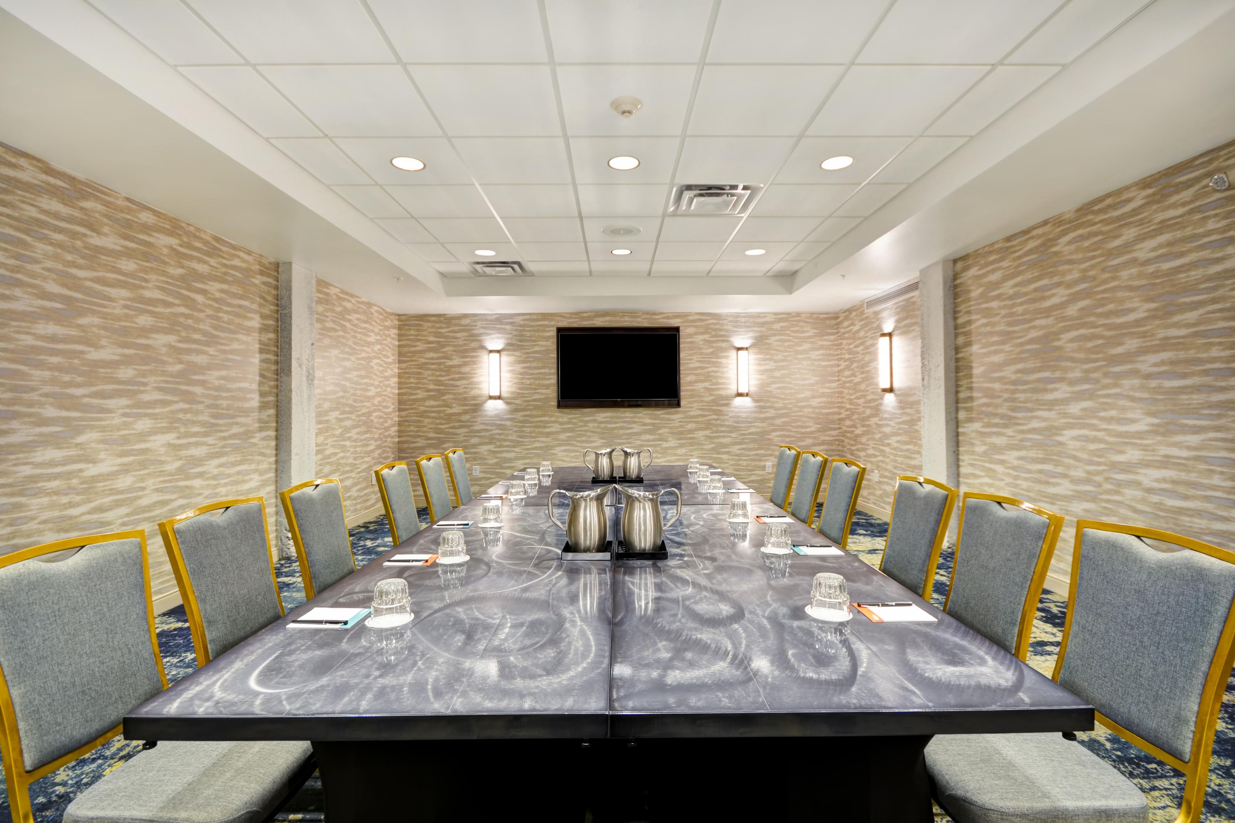 Looking for the perfect location for your next meeting or gathering? Please email us for discounted rates and mention 'Messenger Coffee' to receive a complimentary gallon of coffee. 