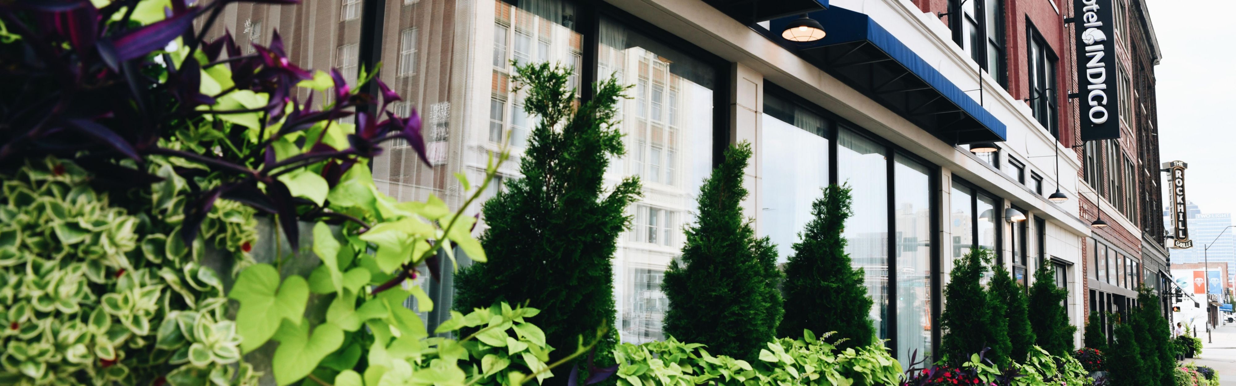 $hotelInfo.mediaDetails.welcomePhotos.primaryPhoto.caption}