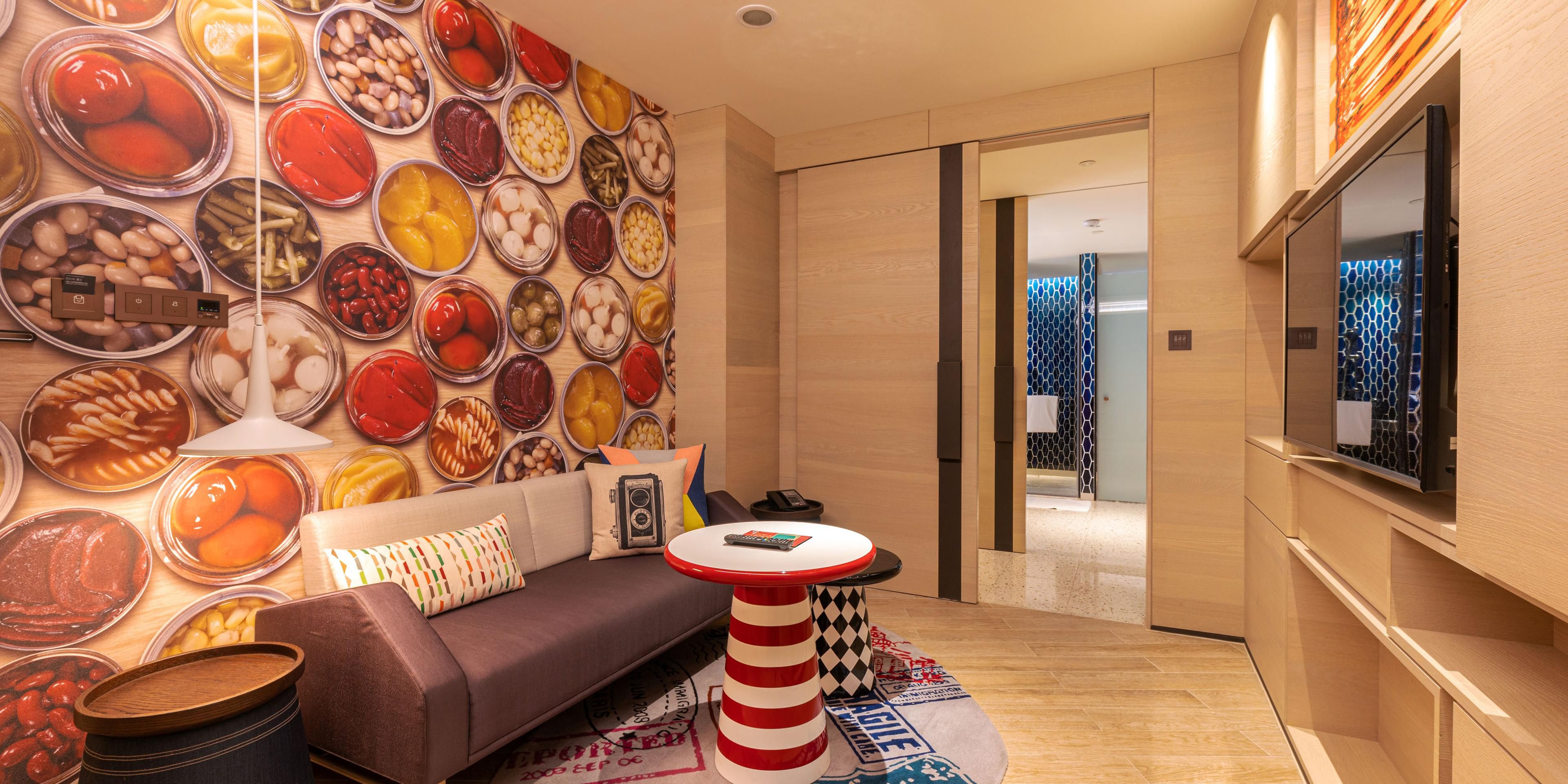 2 Queen Suite with Additional Living Area