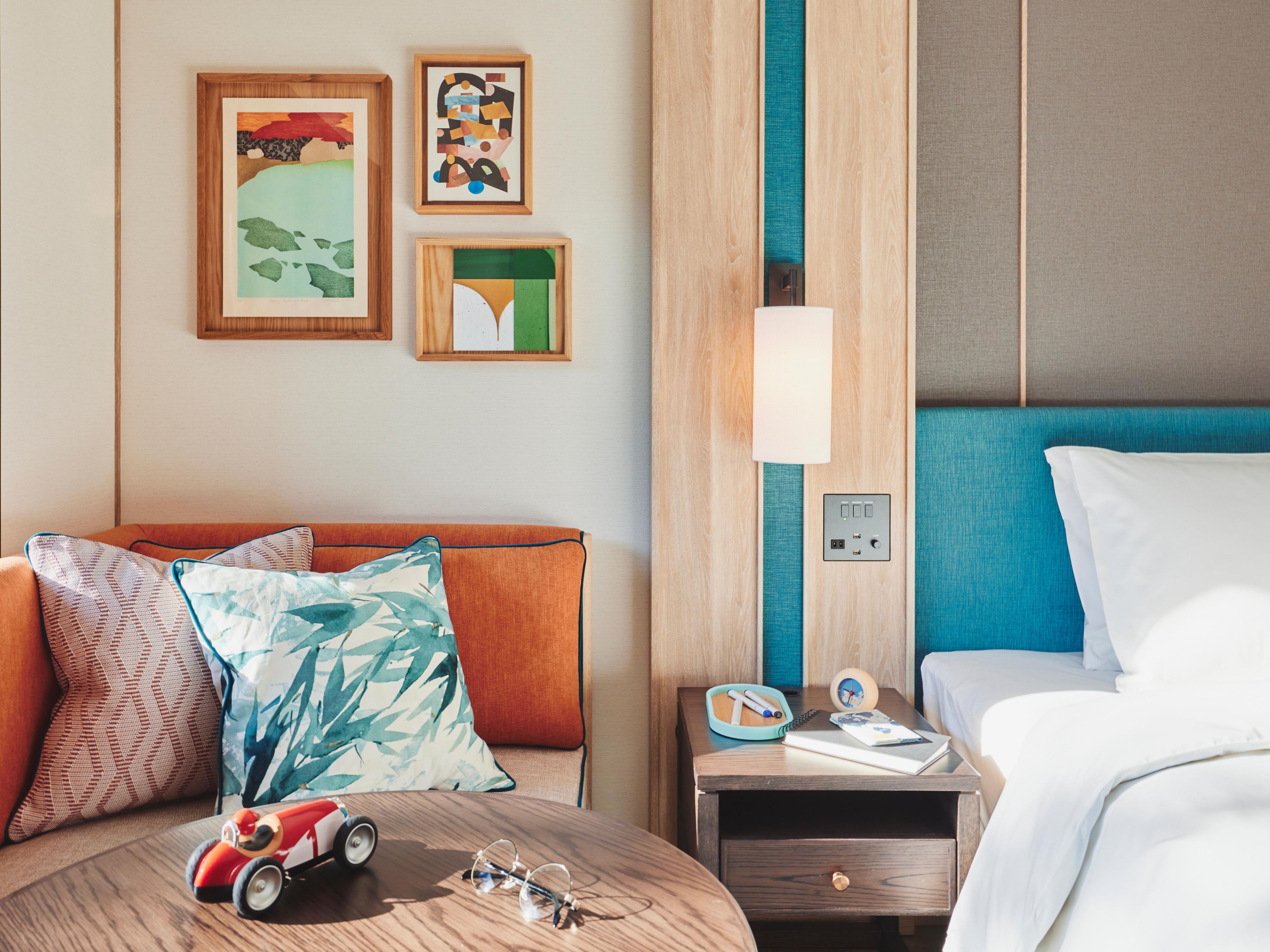 Featuring beautiful interiors and superior comfort, each guest room evokes a villa-like atmosphere.
You'll feel the love of nature in our guest rooms. Throughout each room, carpets have been inspired by trees found in Karuizawa's forests. From the window of your villa, making you feel at peace and relaxed.