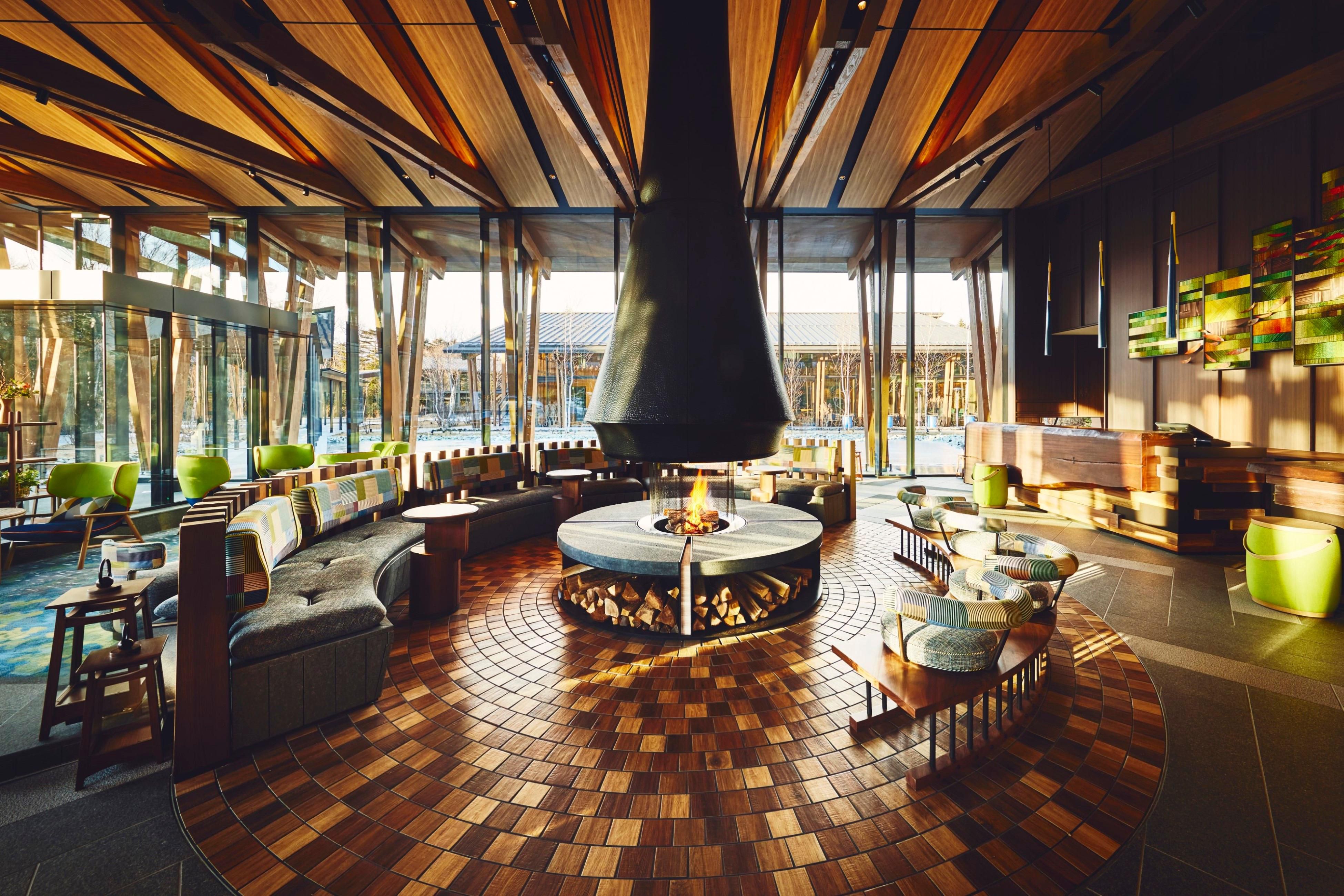 Hotel Indigo Karuizawa is an oasis away from the hustle and bustle of the city. From the moment you step inside, the striking wood interior will appeal to your sense of design, whilst the large fireplace will evoke the spirit of Karuizawa.