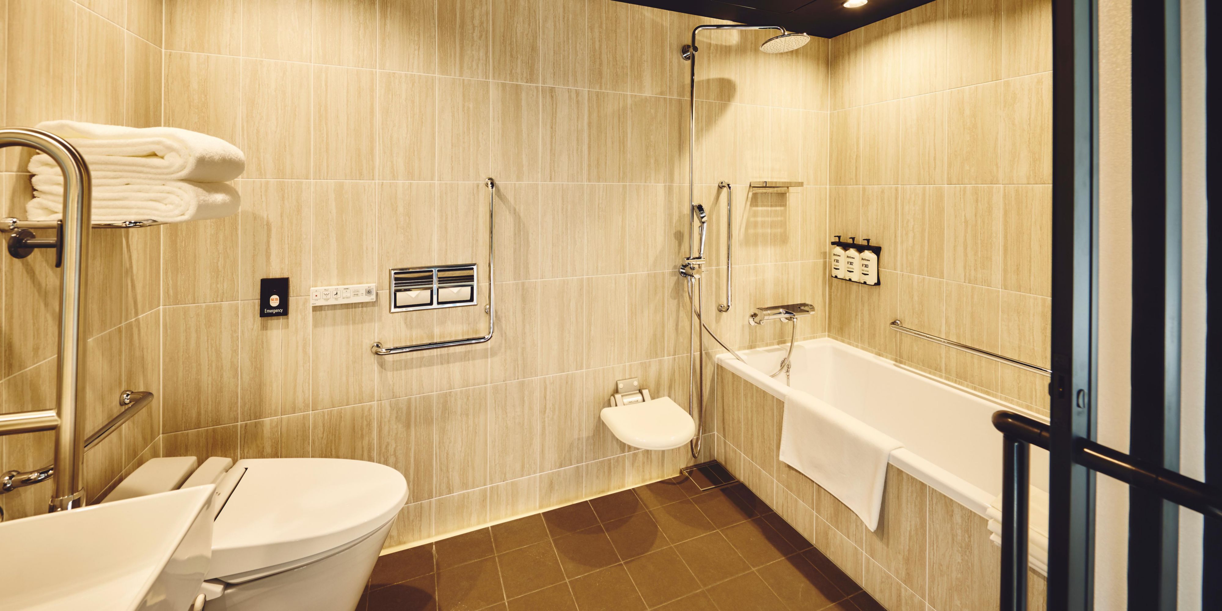 Universal room bathroom