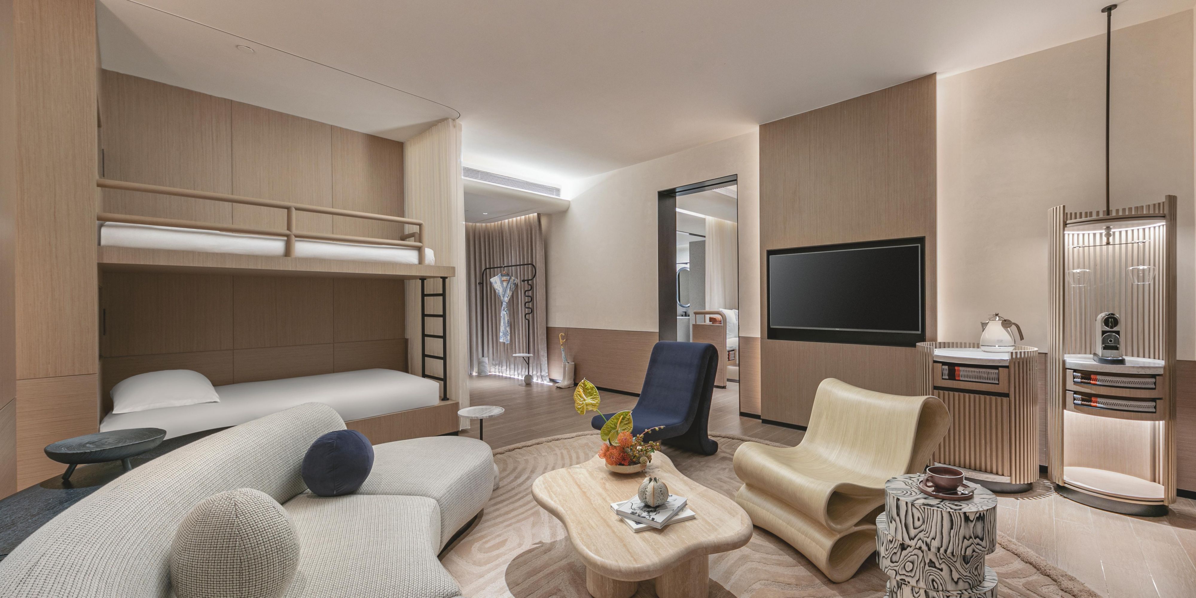1 King 1 Bunk 1 Bedroom Suite Pool Access