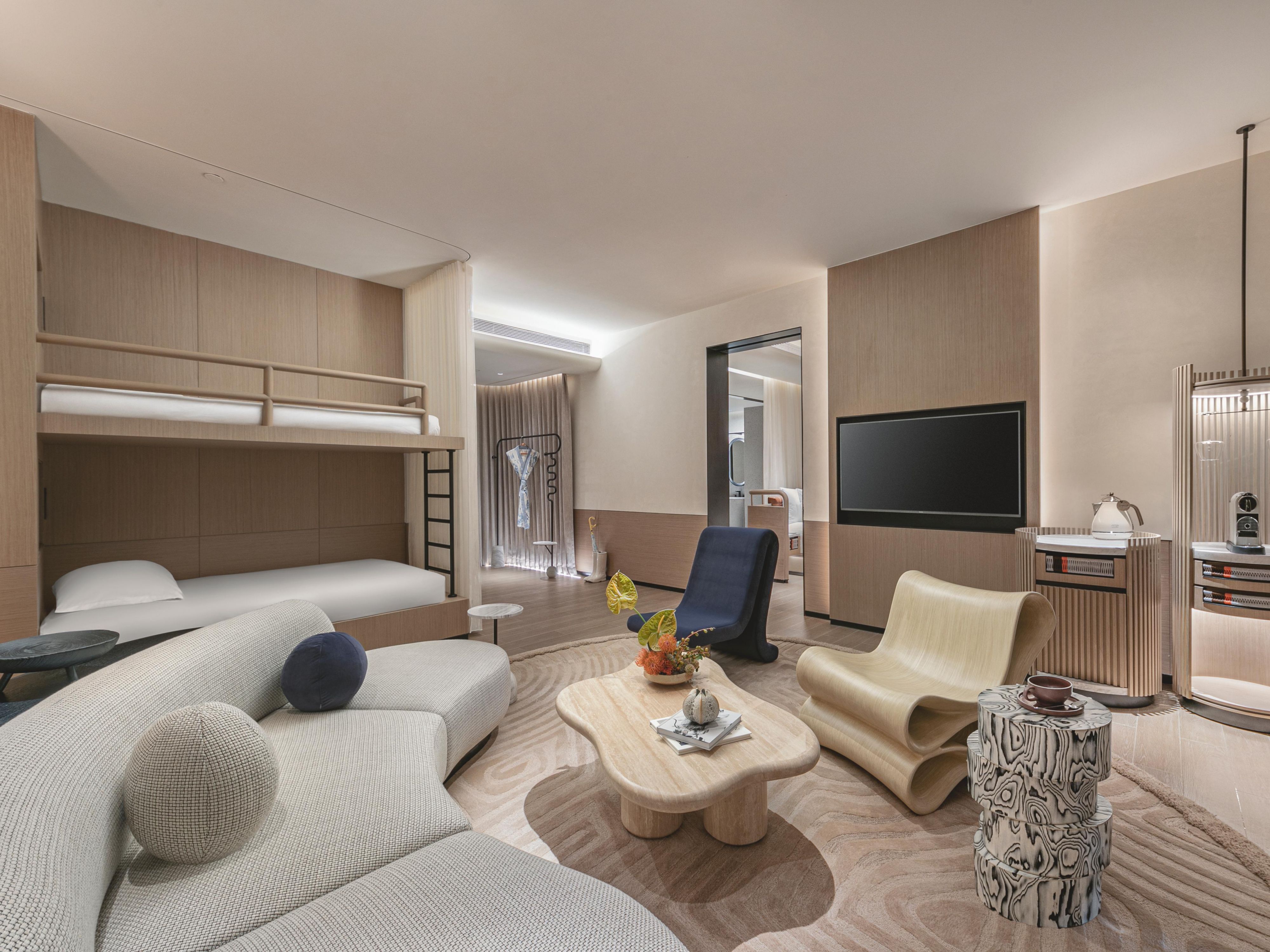 1 King 1 Bunk 1 Bedroom Suite Pool Access