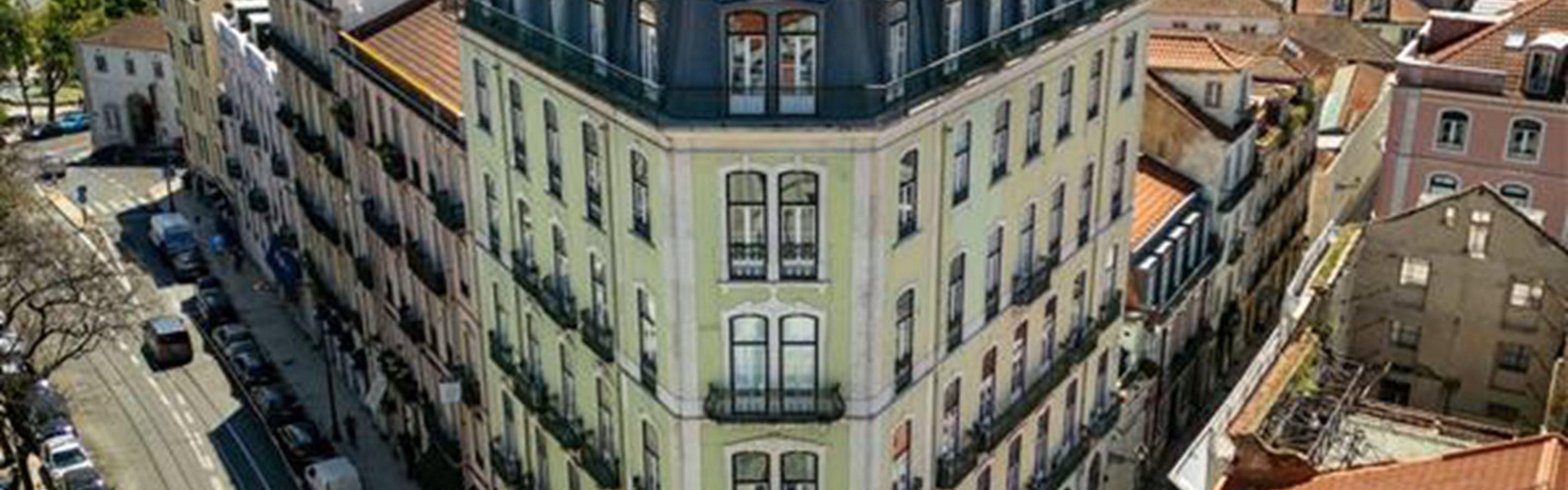 $hotelInfo.mediaDetails.welcomePhotos.primaryPhoto.caption}