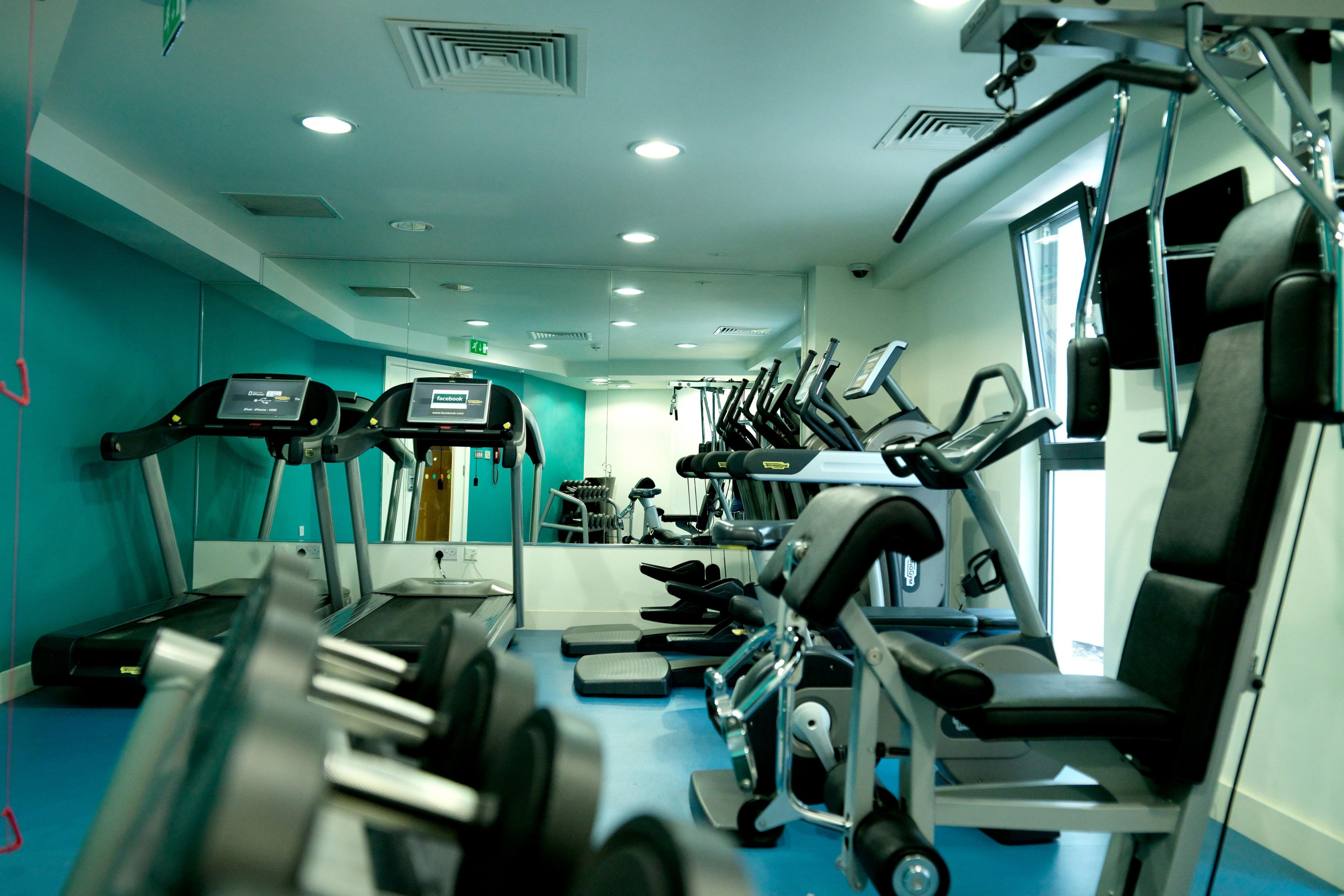 Maintaining your routine while travelling is important, especially when you're short on time and on the go. We get it. 
The right workout - right when you want it -helps you stay focused, energised and on top of your game. So, recharge and feel ready for anything with our fitness centre. 