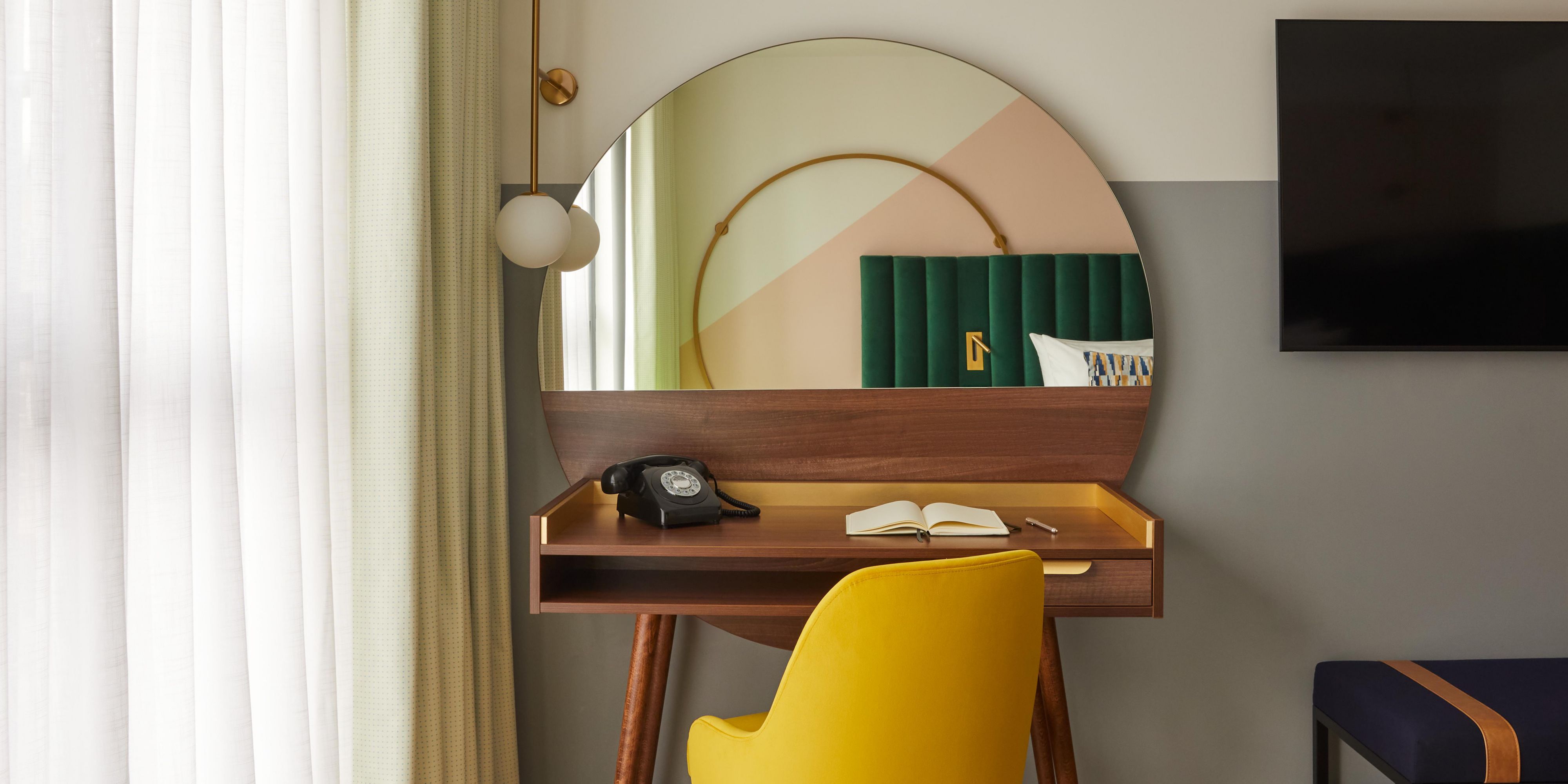 Stylish and sleek Goldsmith room desk and chair