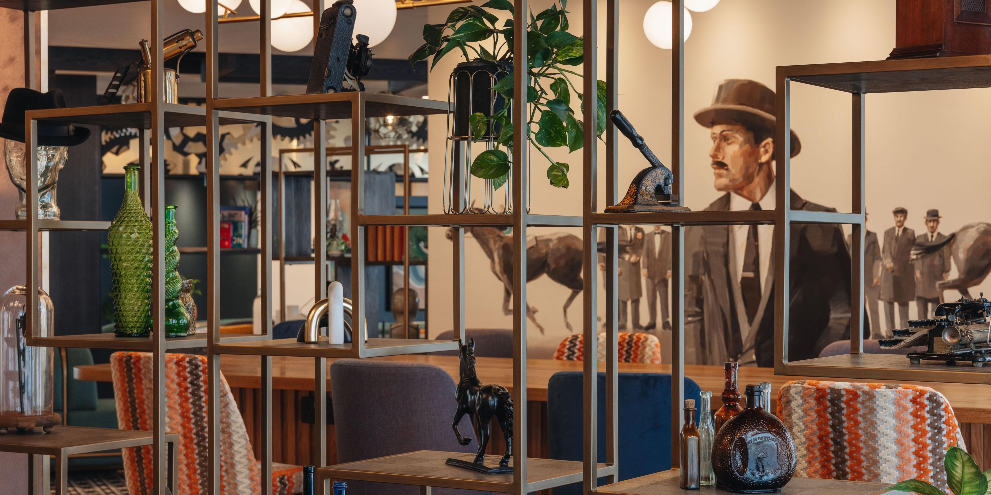 Sabini bar décor