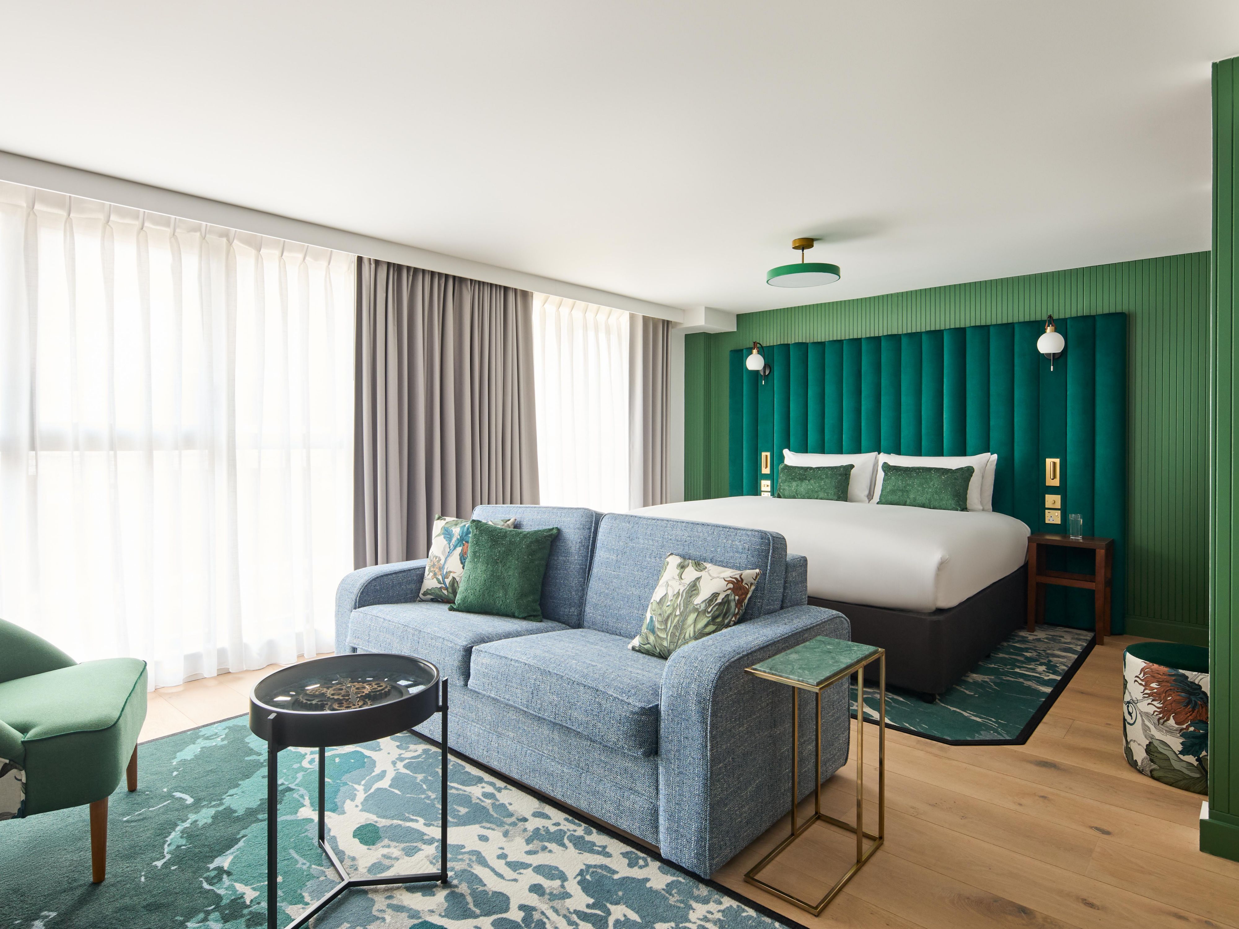 Clockmaker suite king bed and living area
