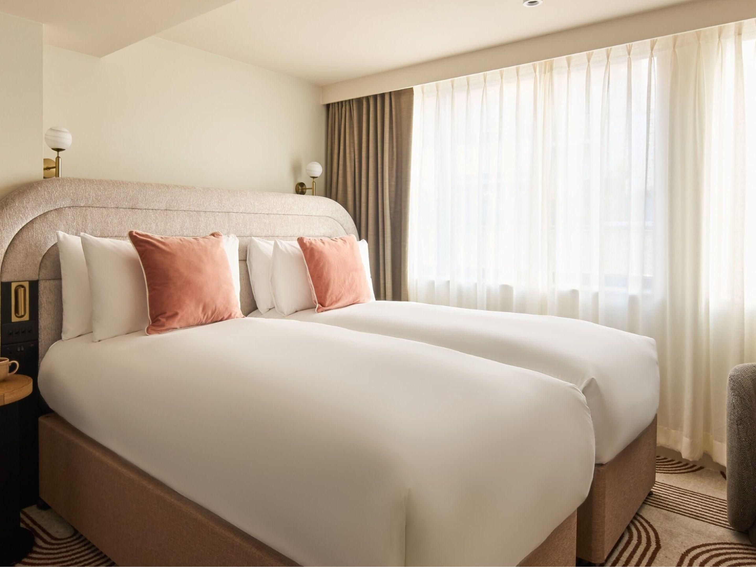 Hotel Indigo K West 2 twin standard room 