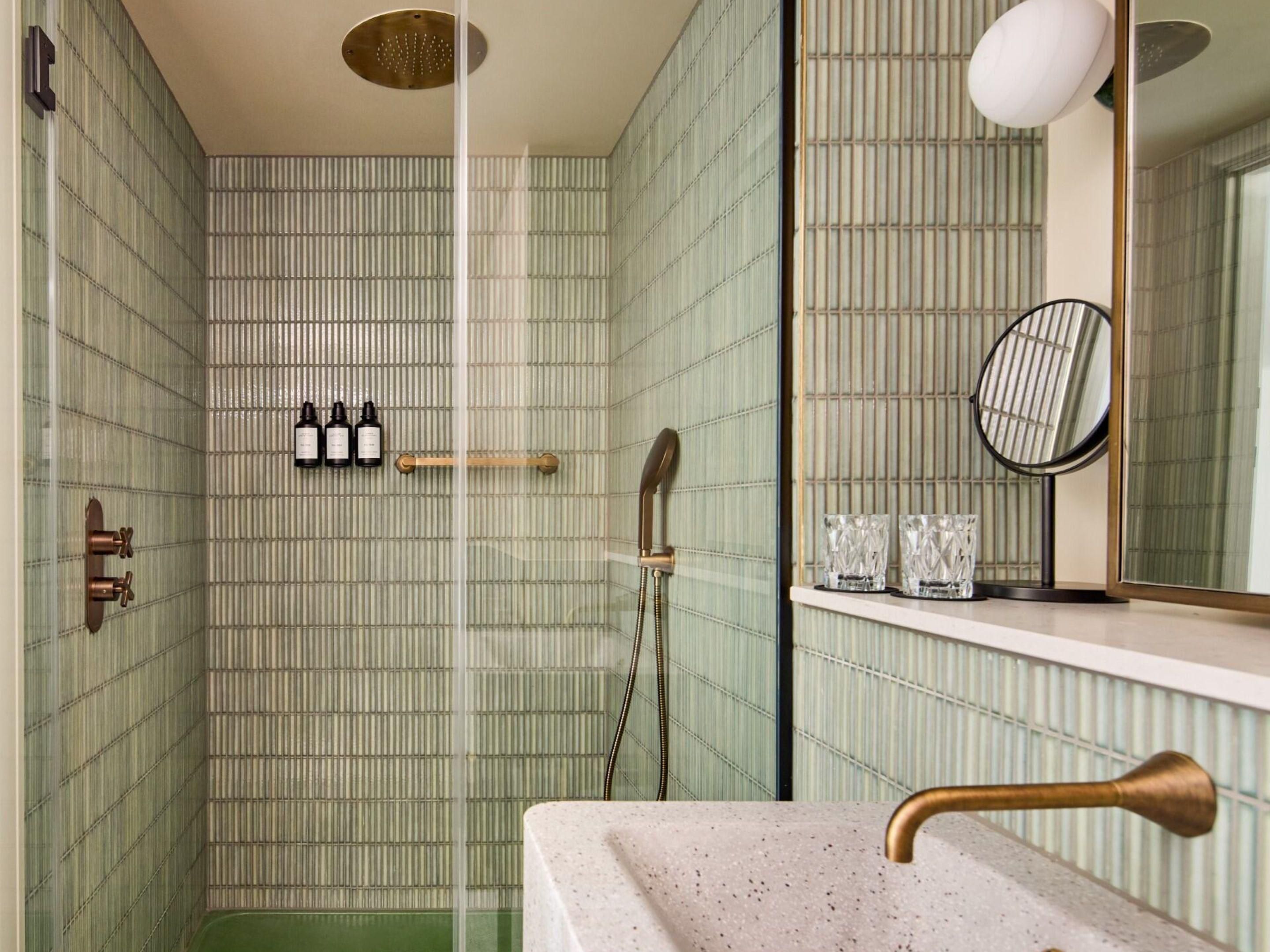 2 twin standard bedroom bathroom 