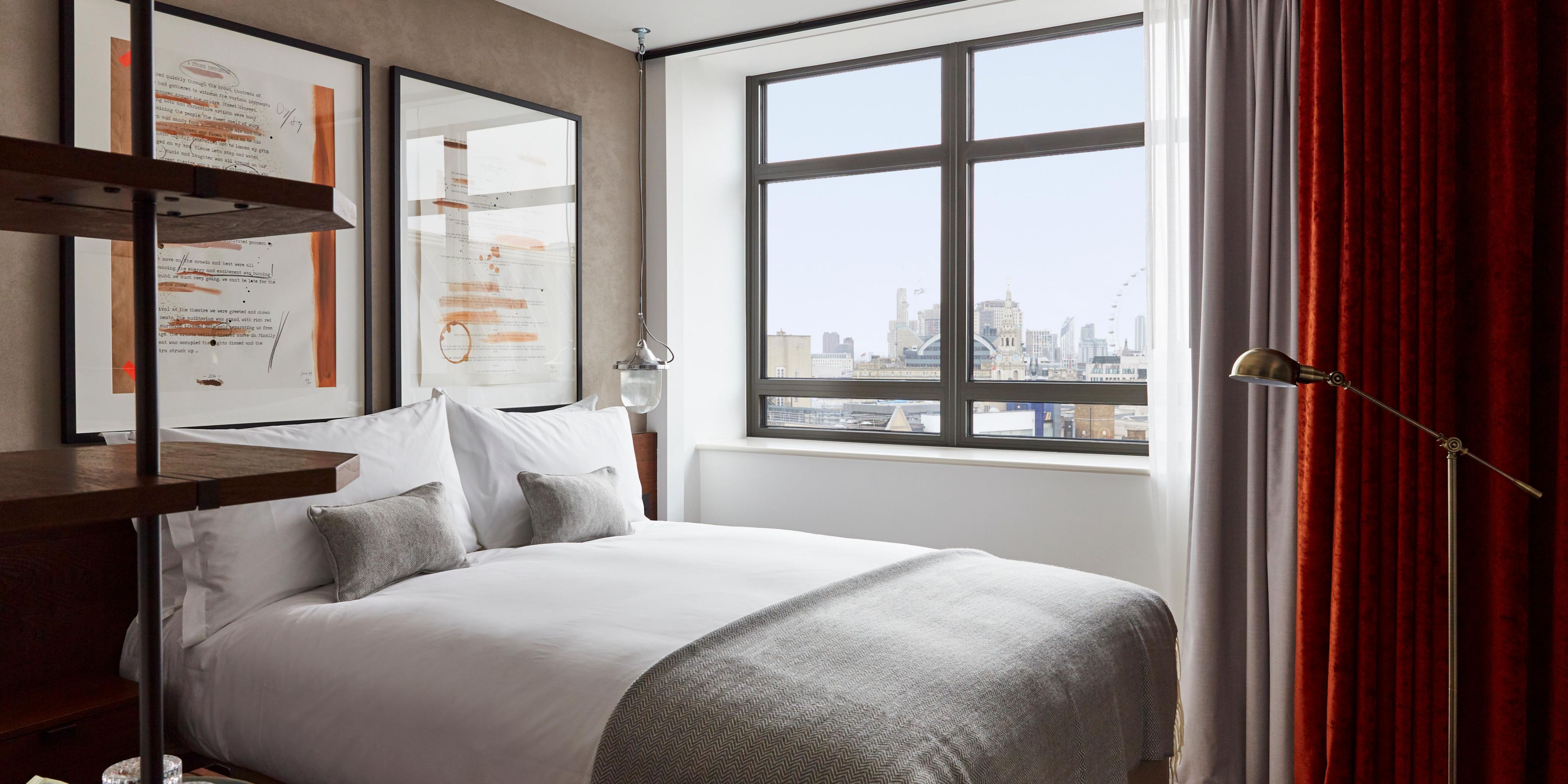 1920 Contemporary Theatre Themed Boutique Hotel with London Views