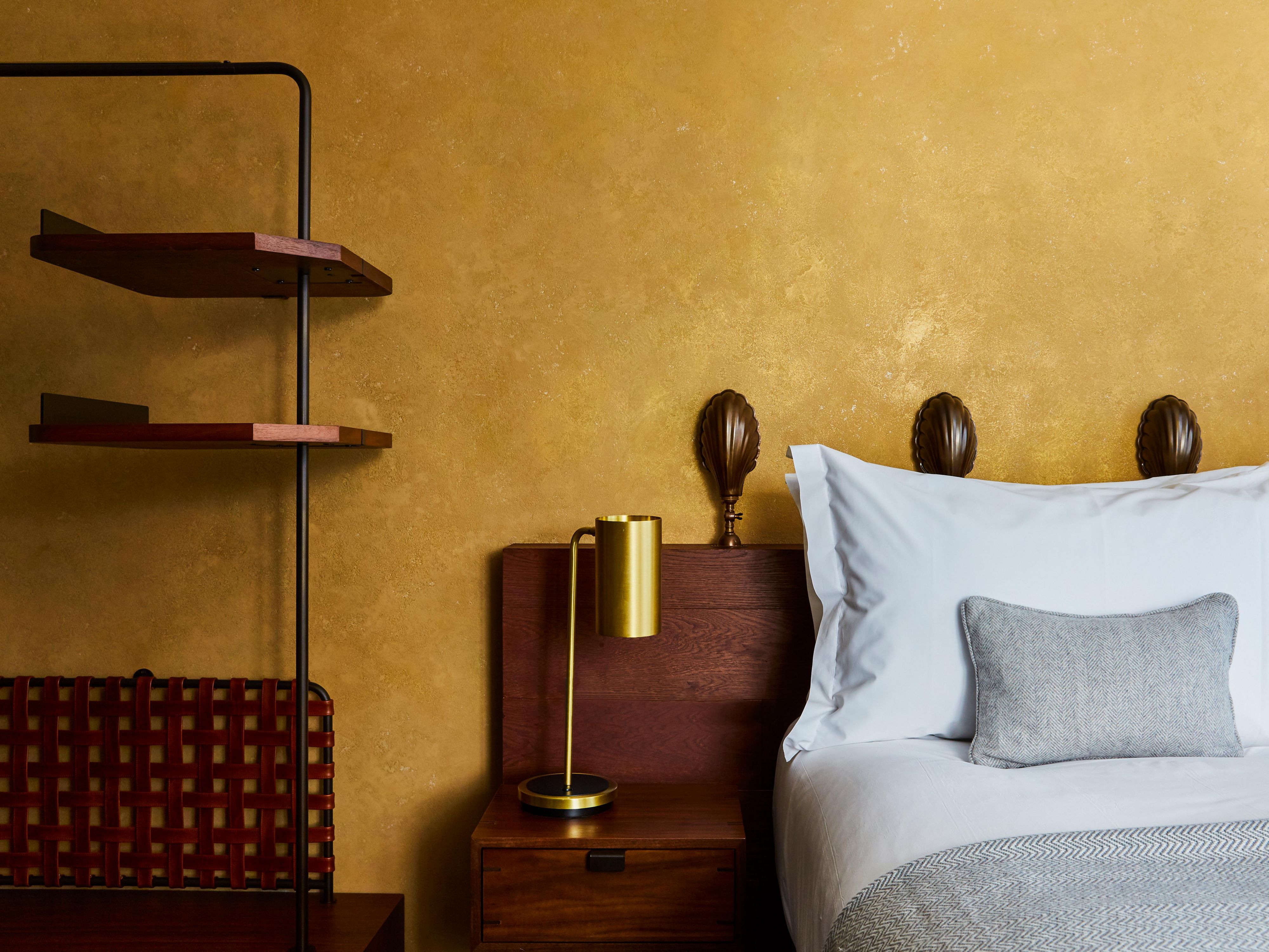 Contemporary Theatre Frontstage Themed Premium Queen Guest Room