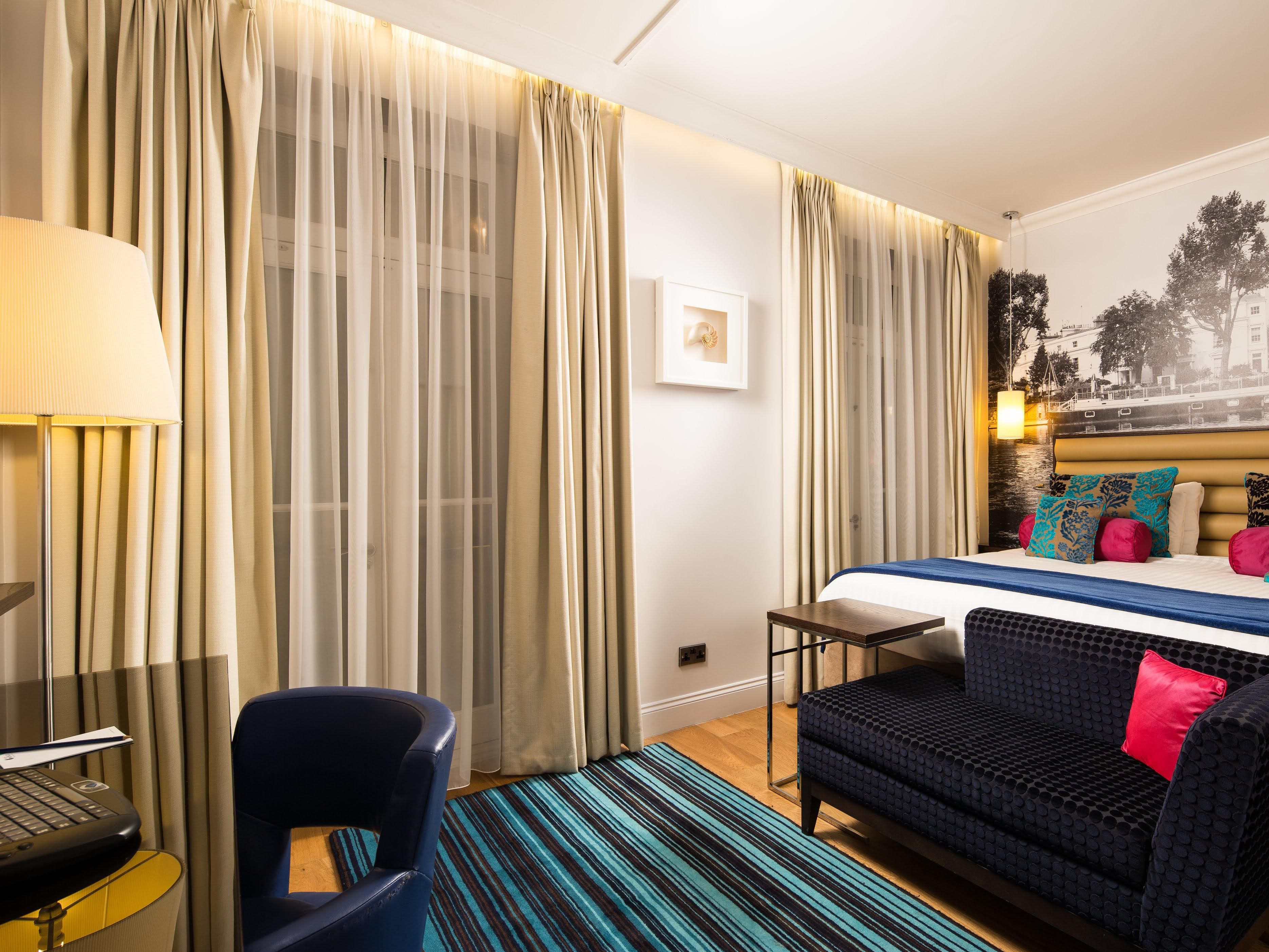 Premium room with king-size bed and garden view