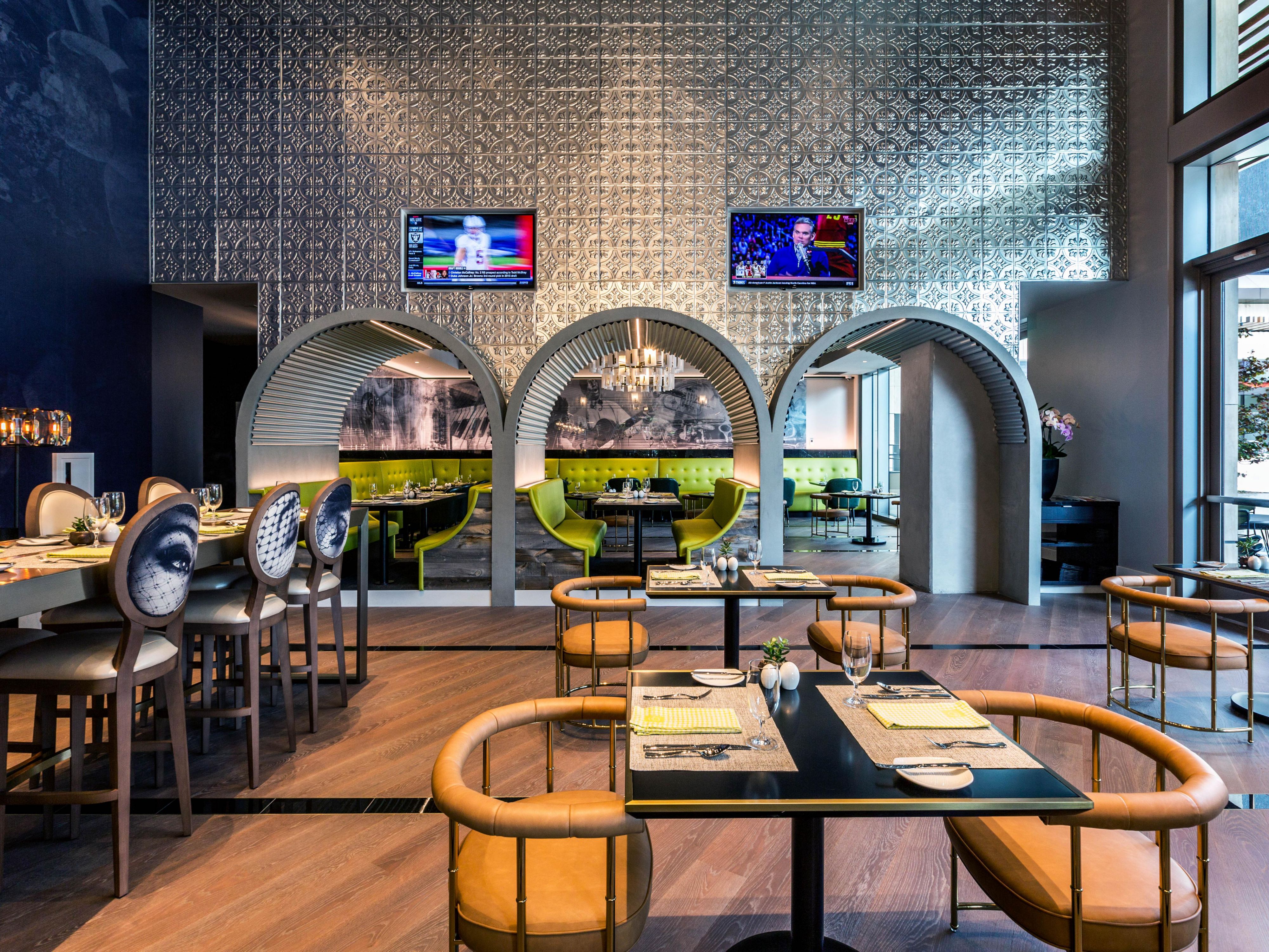 Pet-Friendly Hotels Los Angeles | Hotel Indigo Los Angeles Downtown