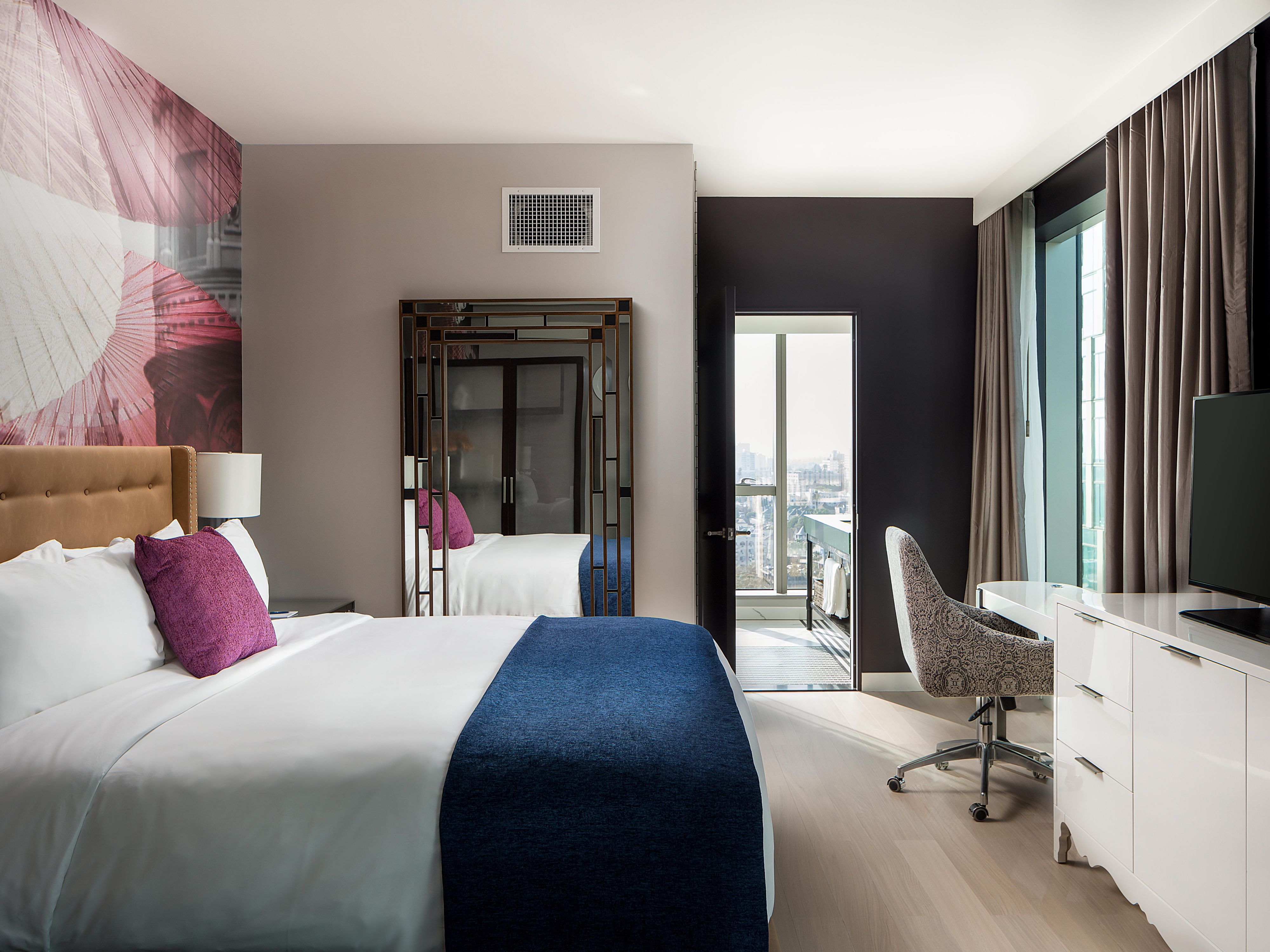 Spread out in our spacious and comfortable king studio suite.