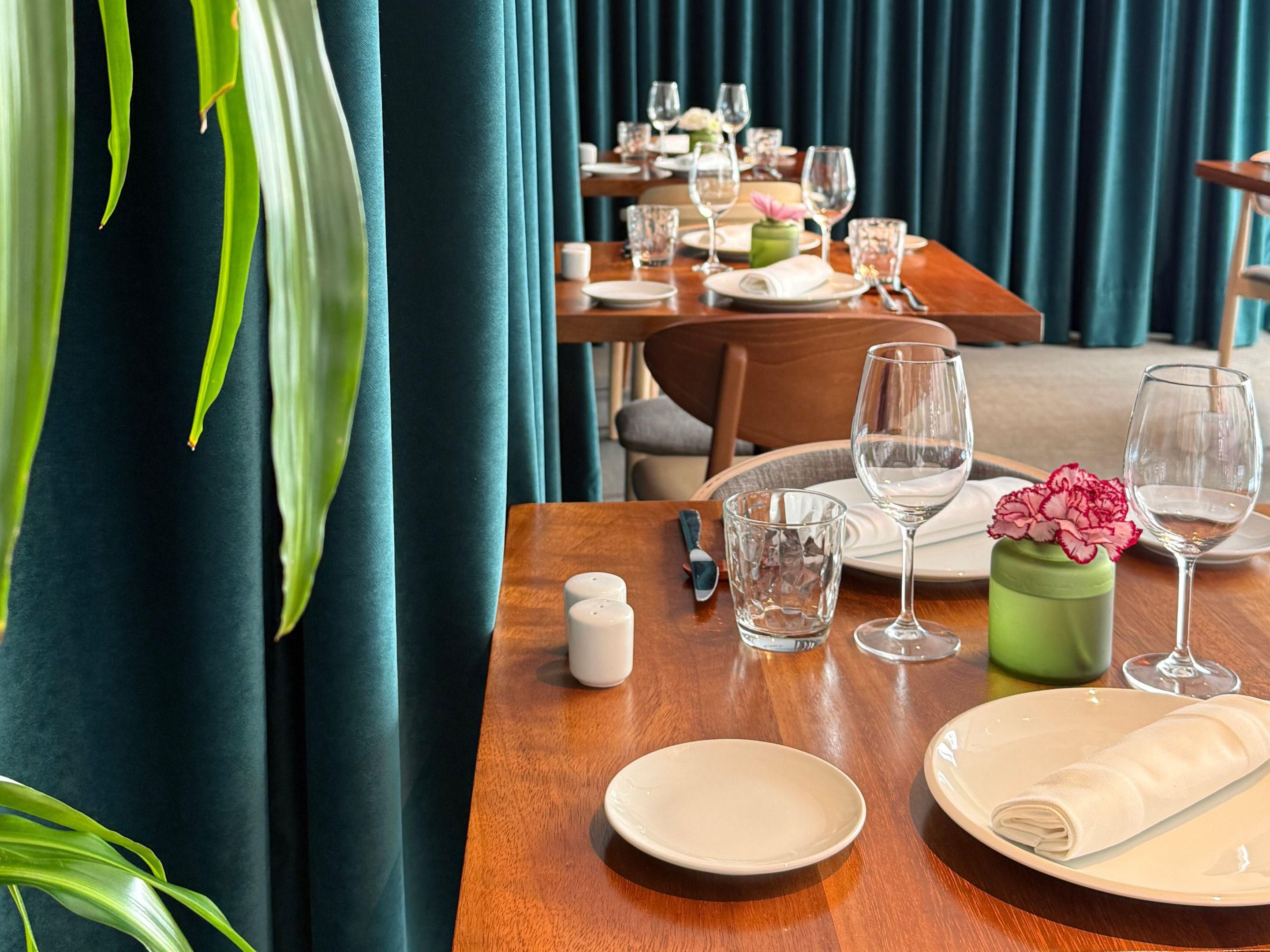 If you’re looking for a restaurant with high-quality local cuisine near Gran Vía in Madrid, you’ve come to the right place: “El Telón.” El Telón offers a unique dining experience based on top-quality ingredients, carefully prepared to surprise you with their delicious flavors and aromas.