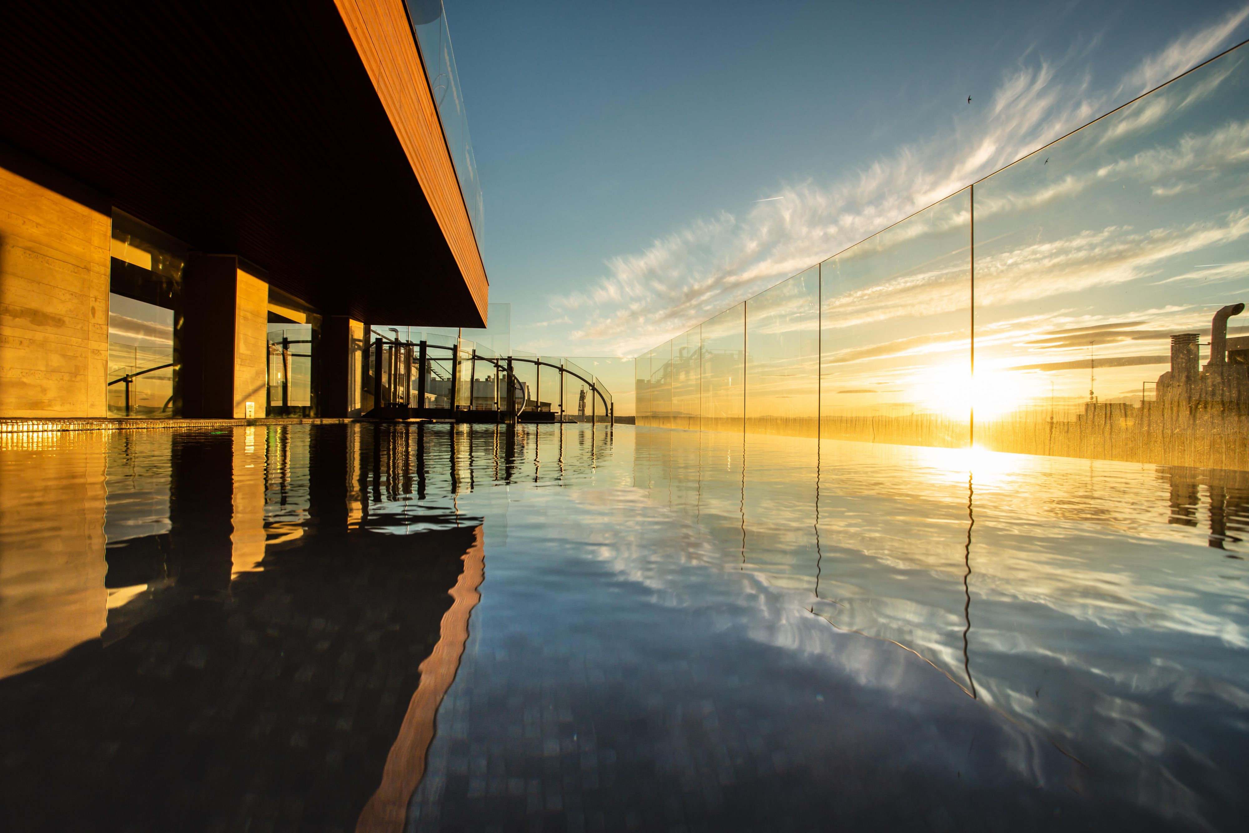 Our terrace has one of the best sunsets in Madrid. Enjoy with a perfect cocktail and stunning views.  Open daily from 10 to 1 am midweek and from 10 am  to 3 am on weekends!