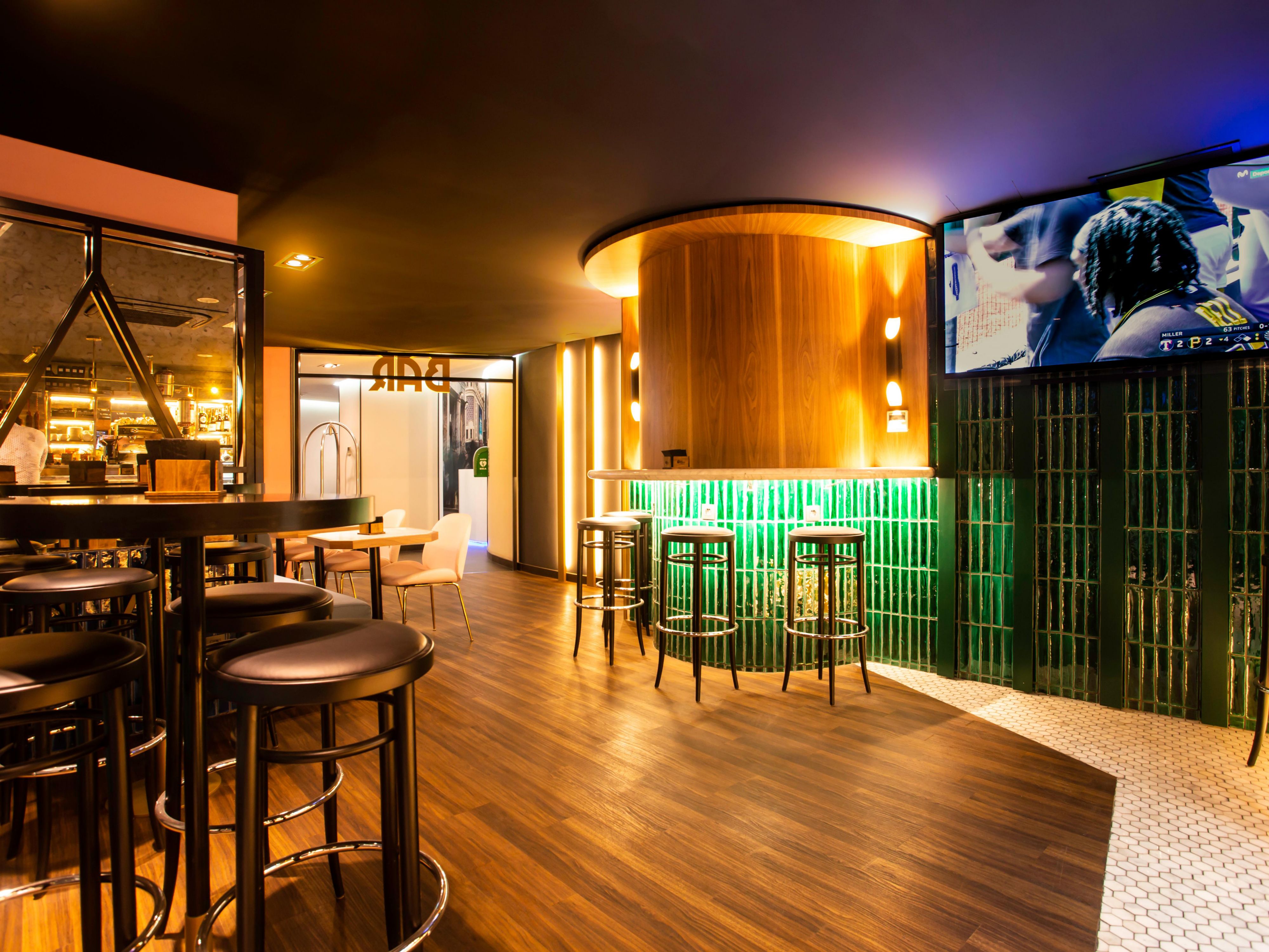 Bar and Lounge