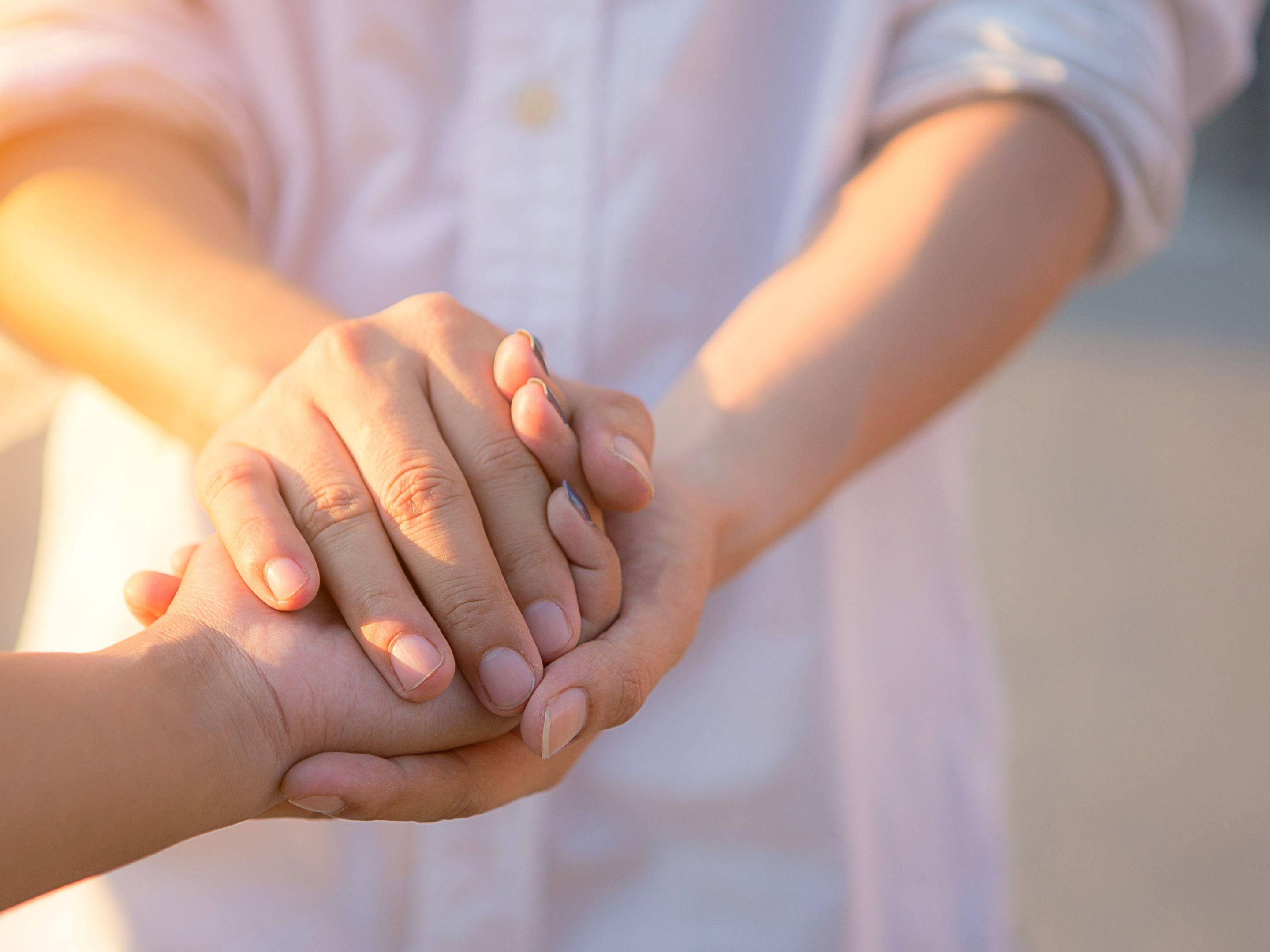 дарю сердце. благотворительный благотворный паронимы значение. благотворная помощь. благотворная помощь. человек рожден для добра.