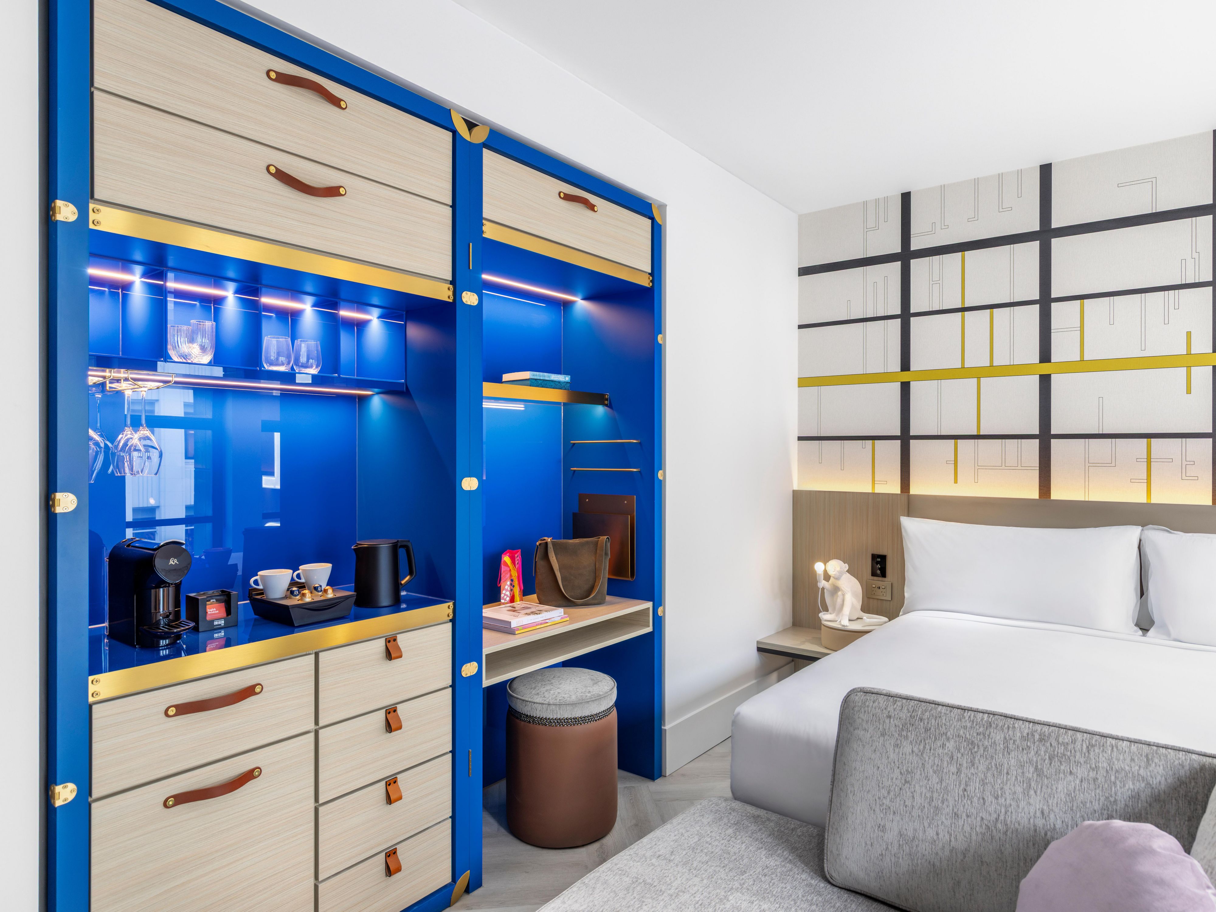 Guest Room  King Premium City View