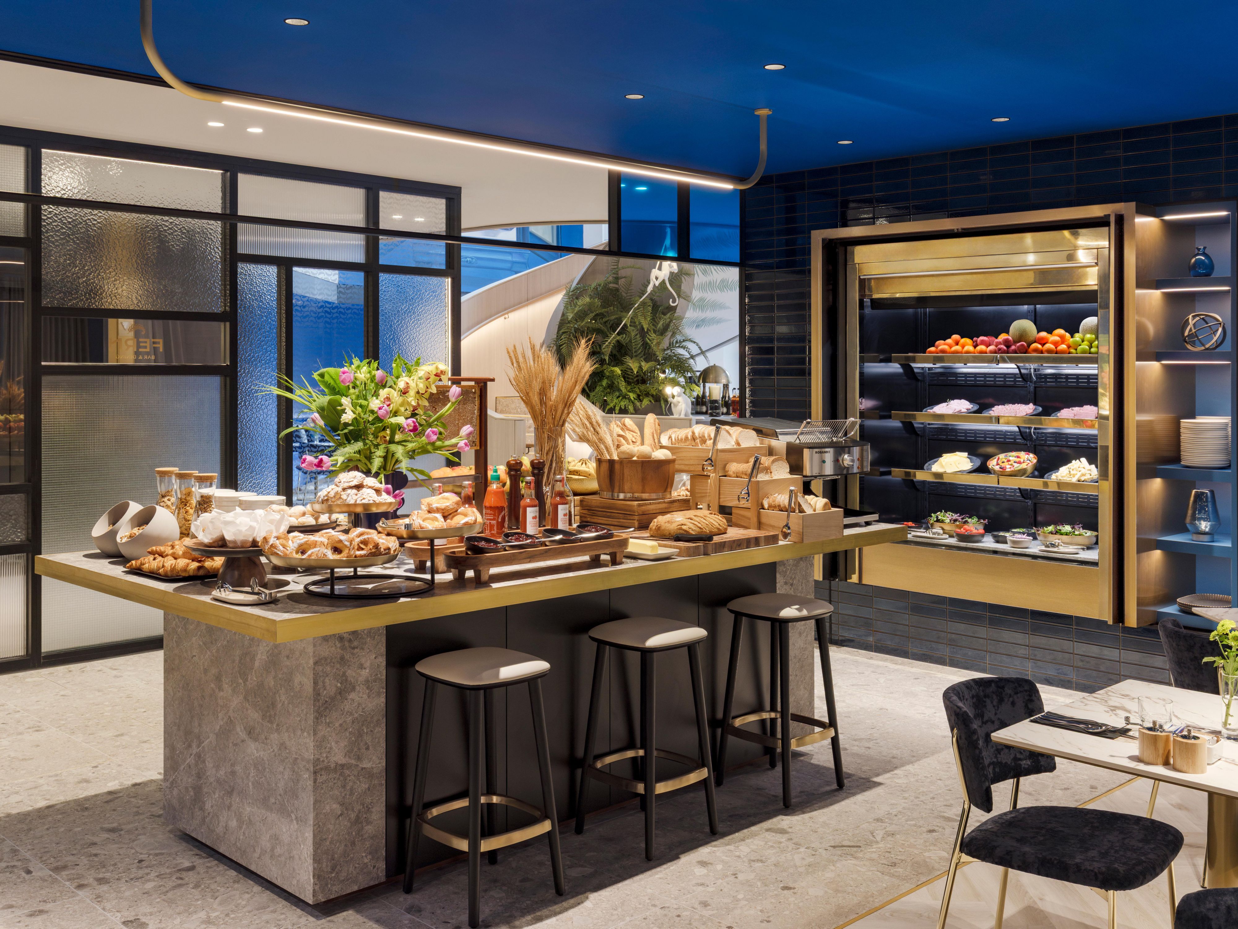 Breakfast Bar 