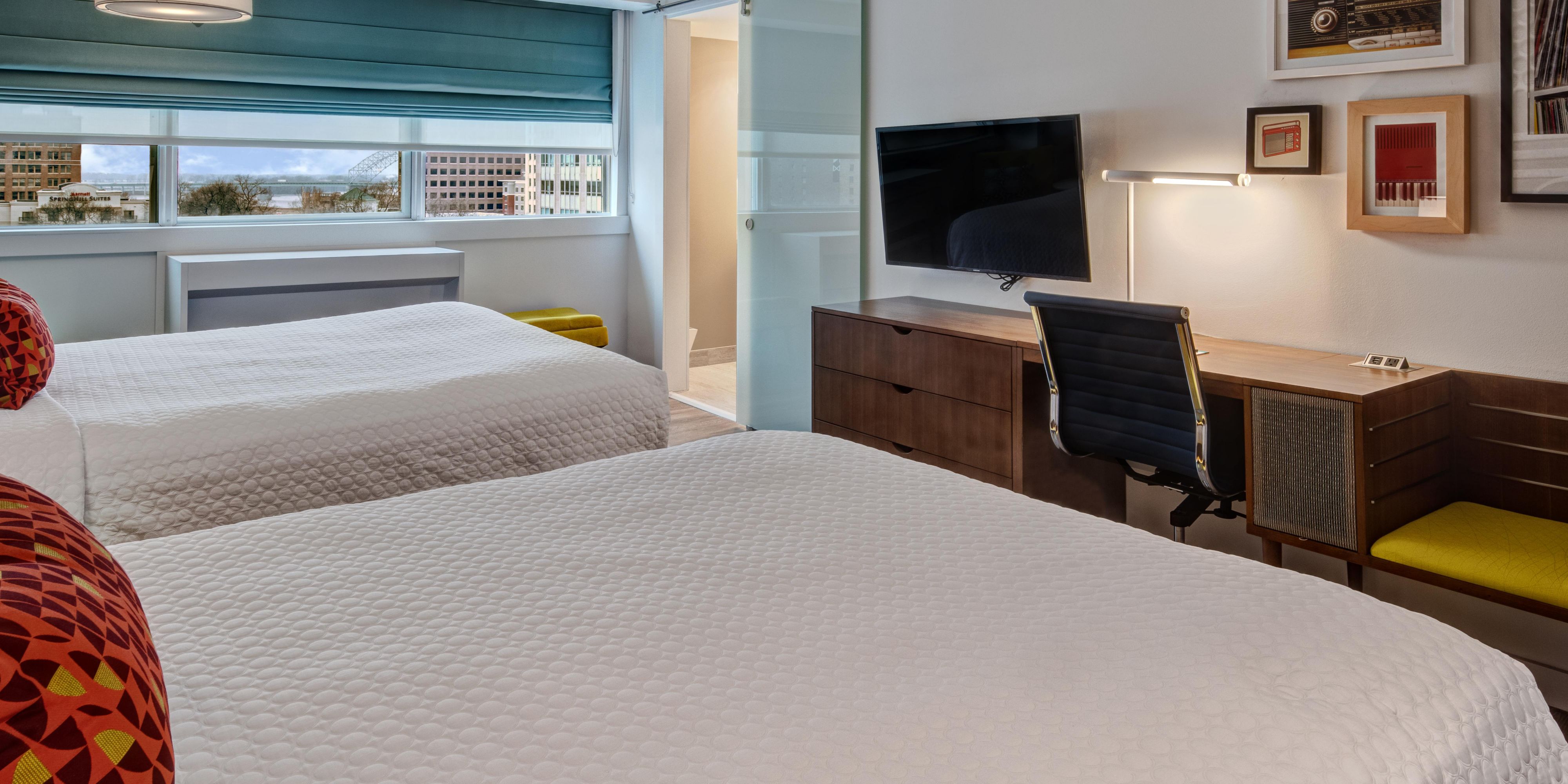 2 queen beds - Hotel Indigo Memphis Downtown near FedExForum