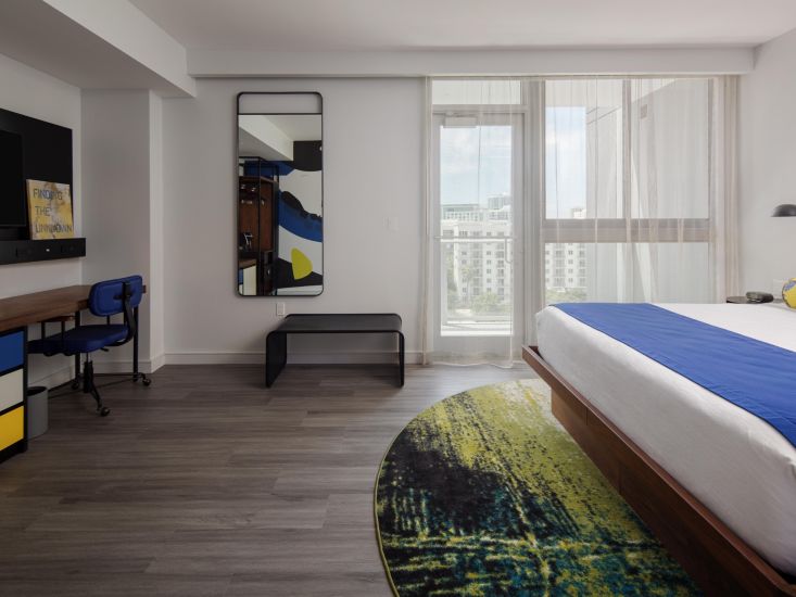 Standard Room with Two Queen Beds photo 1