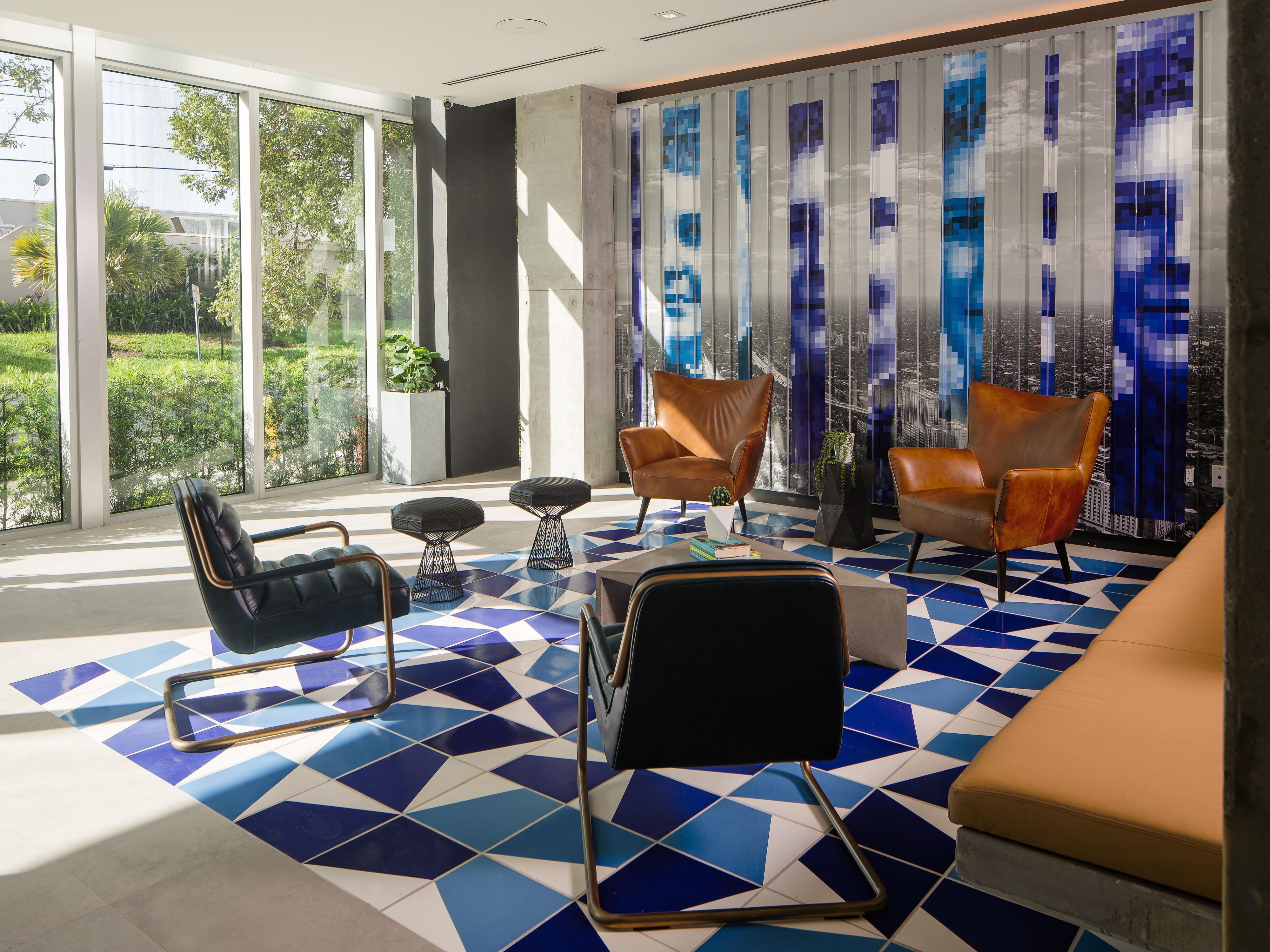 Enjoy and relax in the hotel lobby with free Wi-Fi.