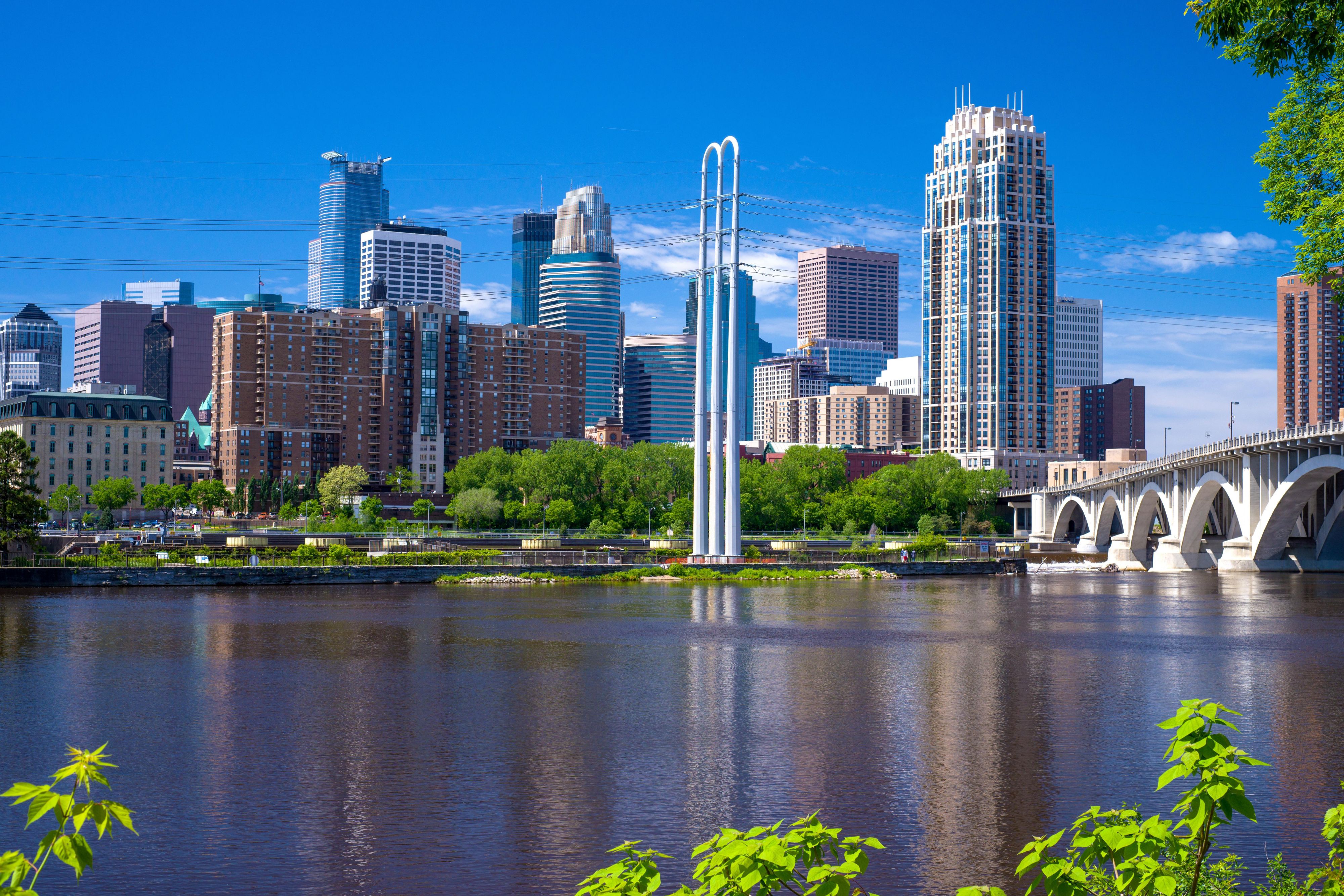 Situated in the downtown Minneapolis Business District, Hotel Indigo is close to major corporations. Headquarters and campuses for Target, US Bank, Ernst & Young, Deloitte, Canadian Pacific Railroad, and Deluxe are just a few of the corporate giants and Fortune 500 companies nearby, making us the perfect place for business travelers.