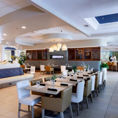 Dine comfortably with the whole family at Eliza's.