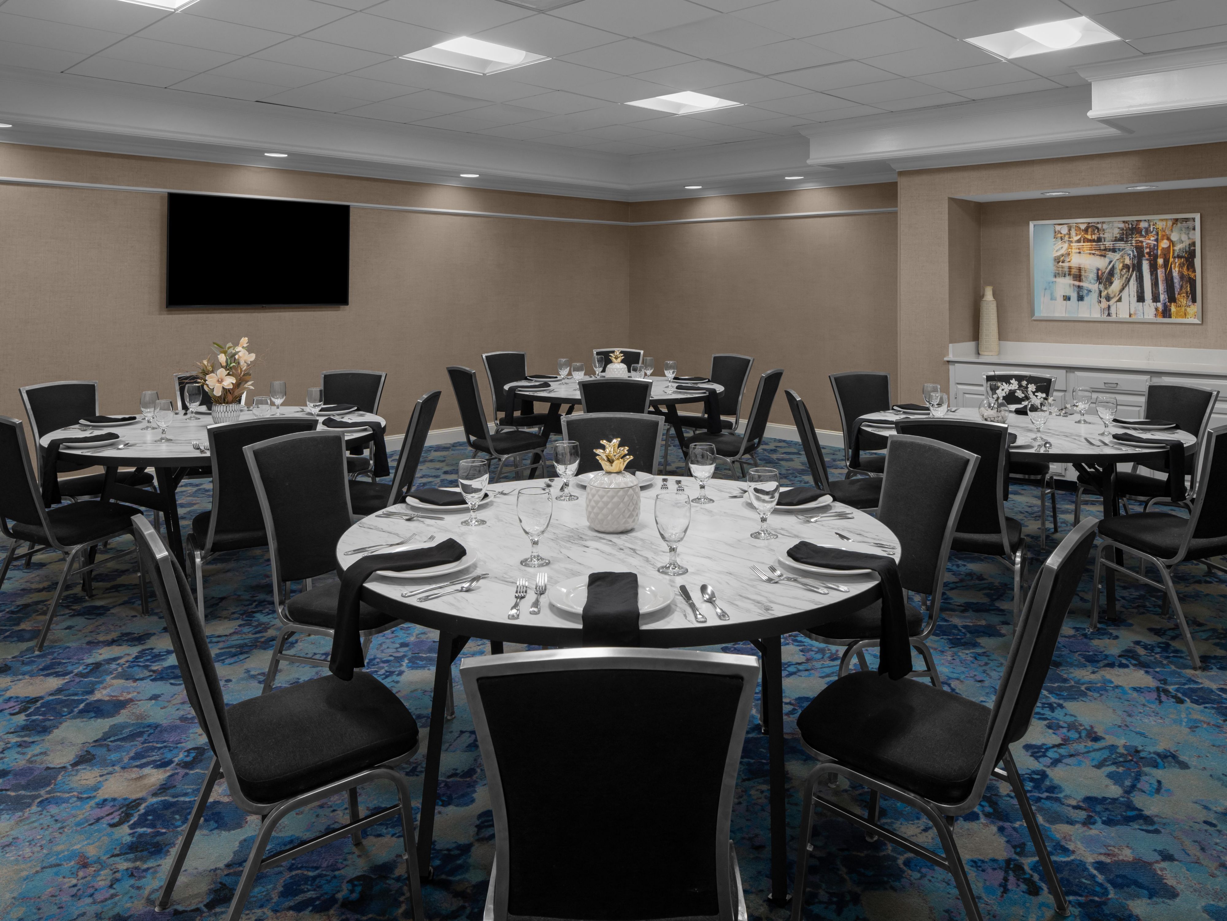 Host the moments that matter in spaces made for connection. From weddings on the Pool Lawn to brainstorms in rooms named for local trees, our six venues are anything but standard. With on-site catering, creative layouts, and a team that gets the details right, your event feels like it belongs here.	 
