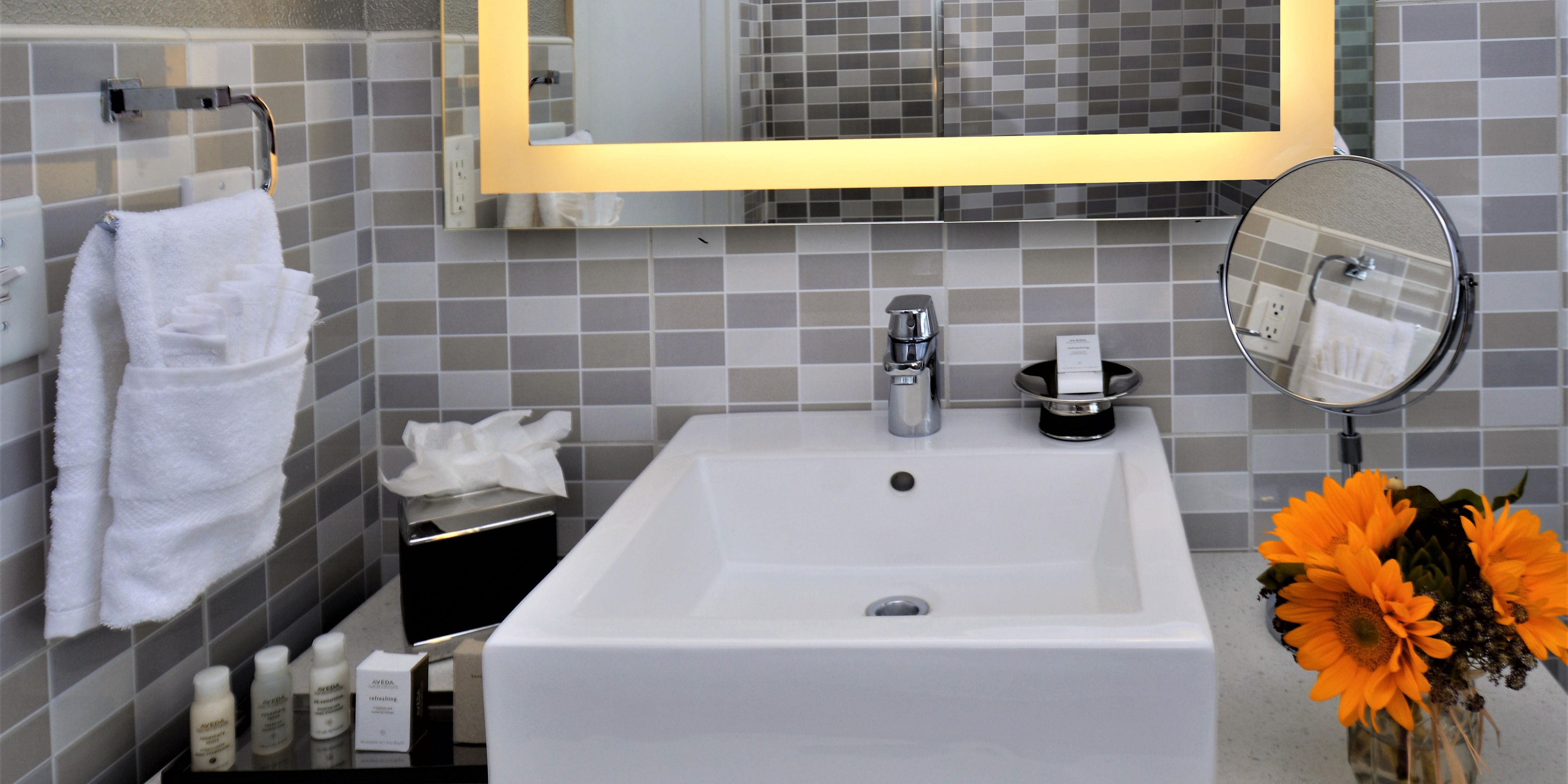 Our Junior Suite guest bathroom has everything you need.