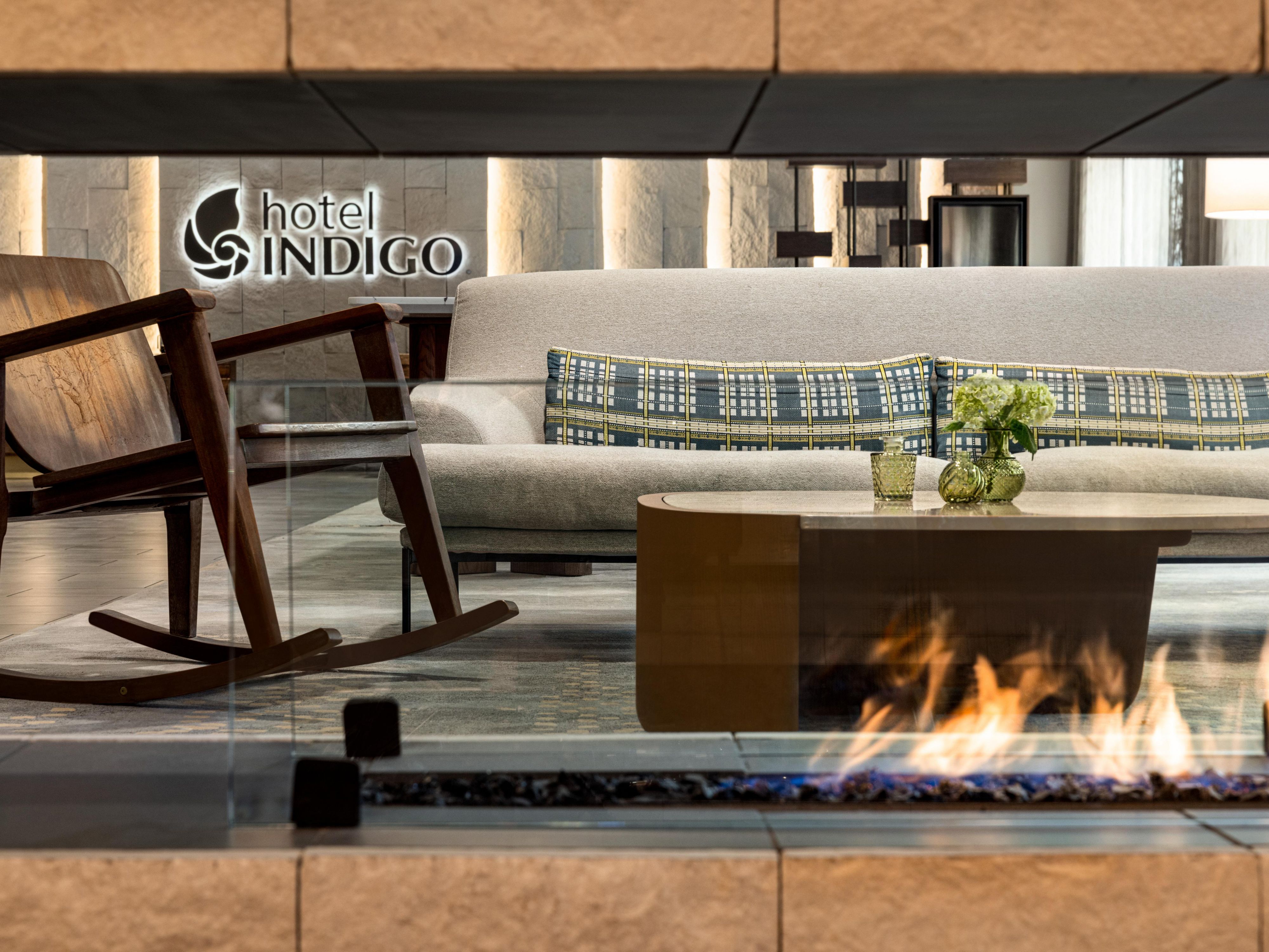 Enjoy free Wi-Fi in our hotel lobby in Naperville, Illinois.