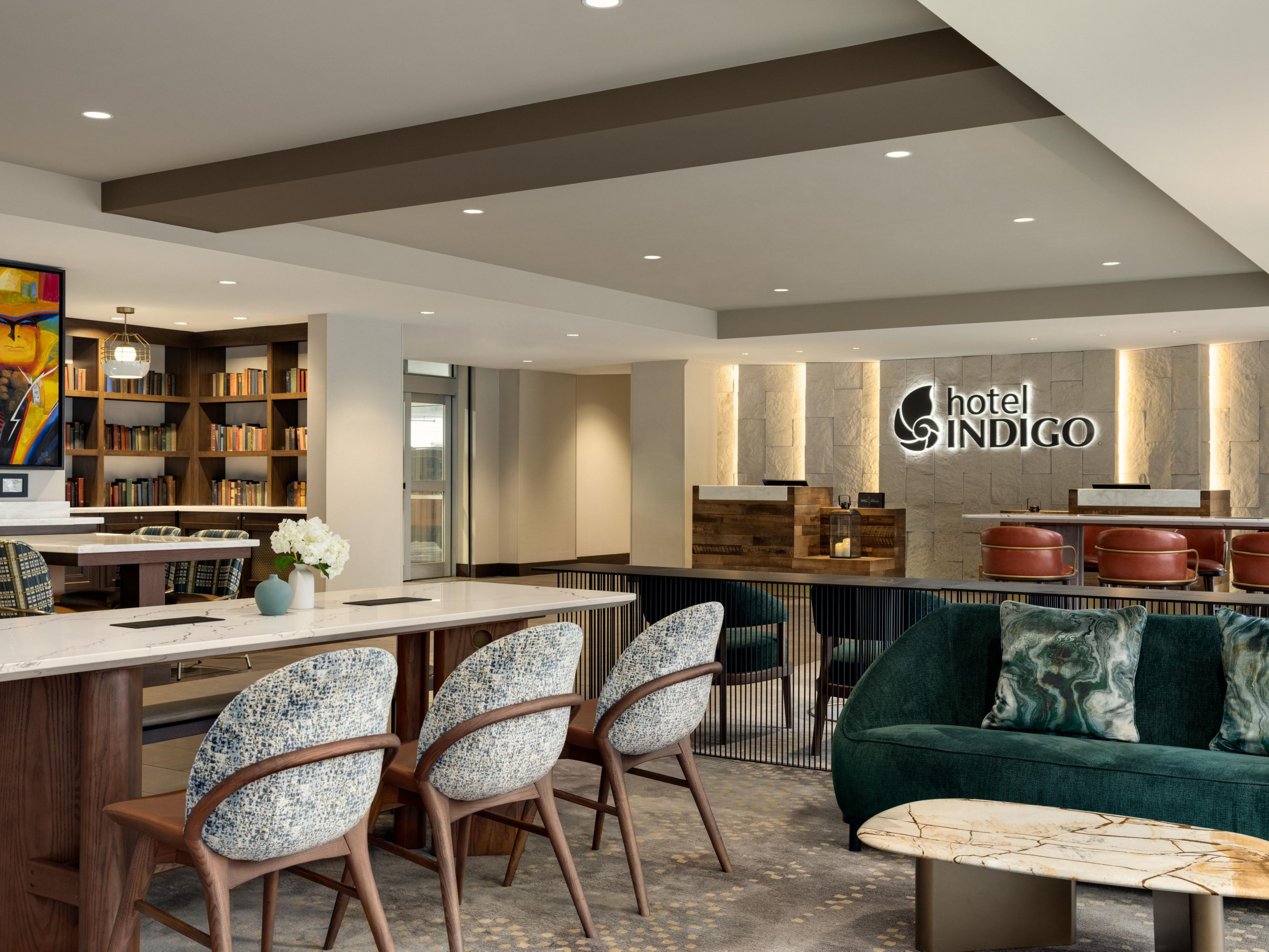 Relax in style in our hotel lobby with free Wi-Fi.