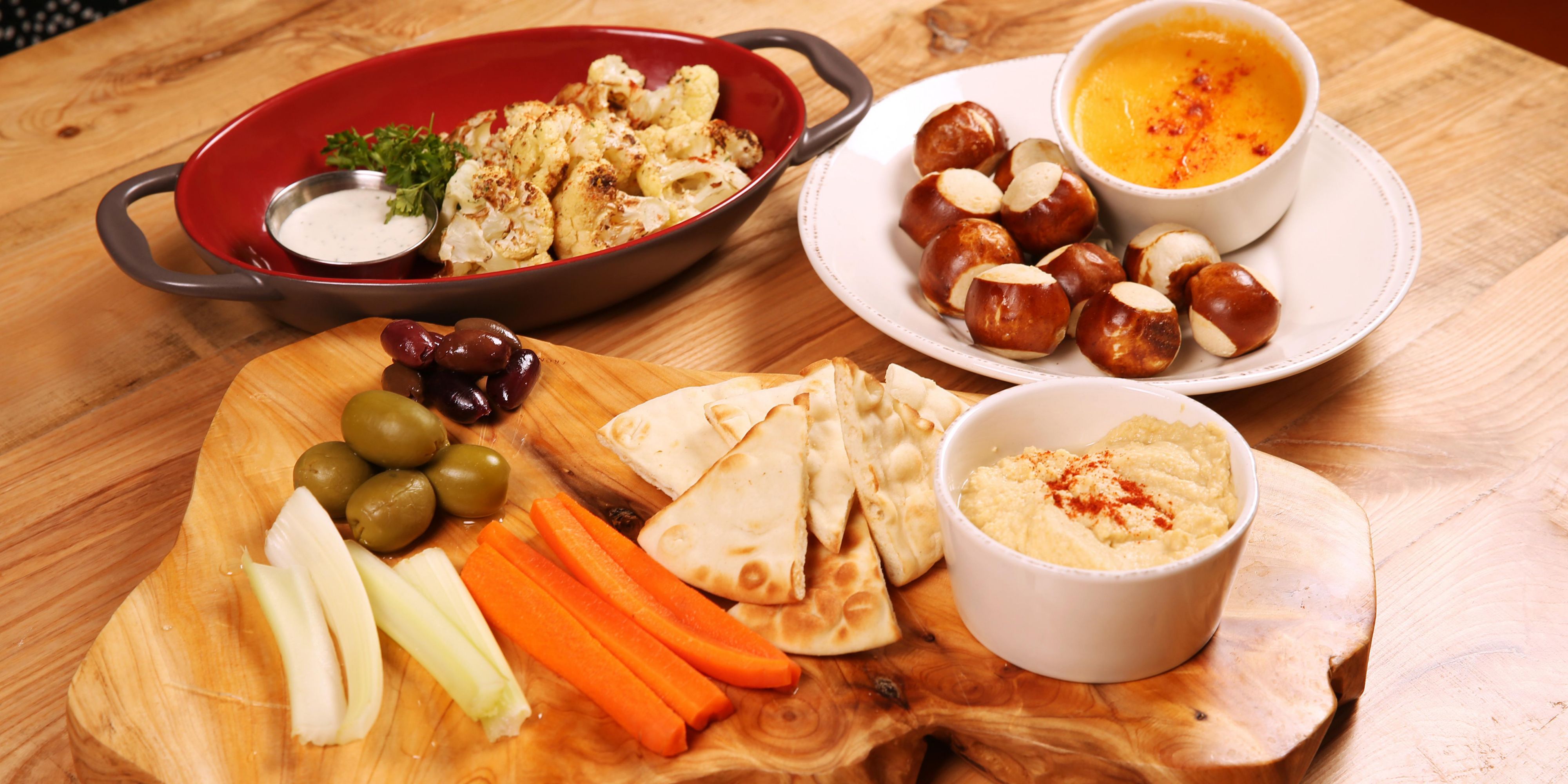 Dining Hotel Indigo Naperville Riverwalk