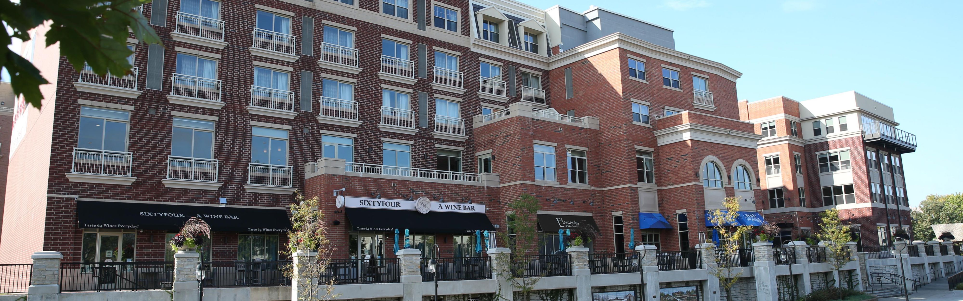 Dog-Friendly Hotels in Naperville, IL | Hotel Indigo Naperville Riverwalk