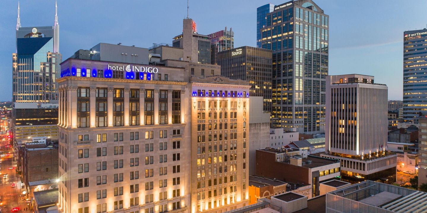 hotels near bridgestone arena nashville tn