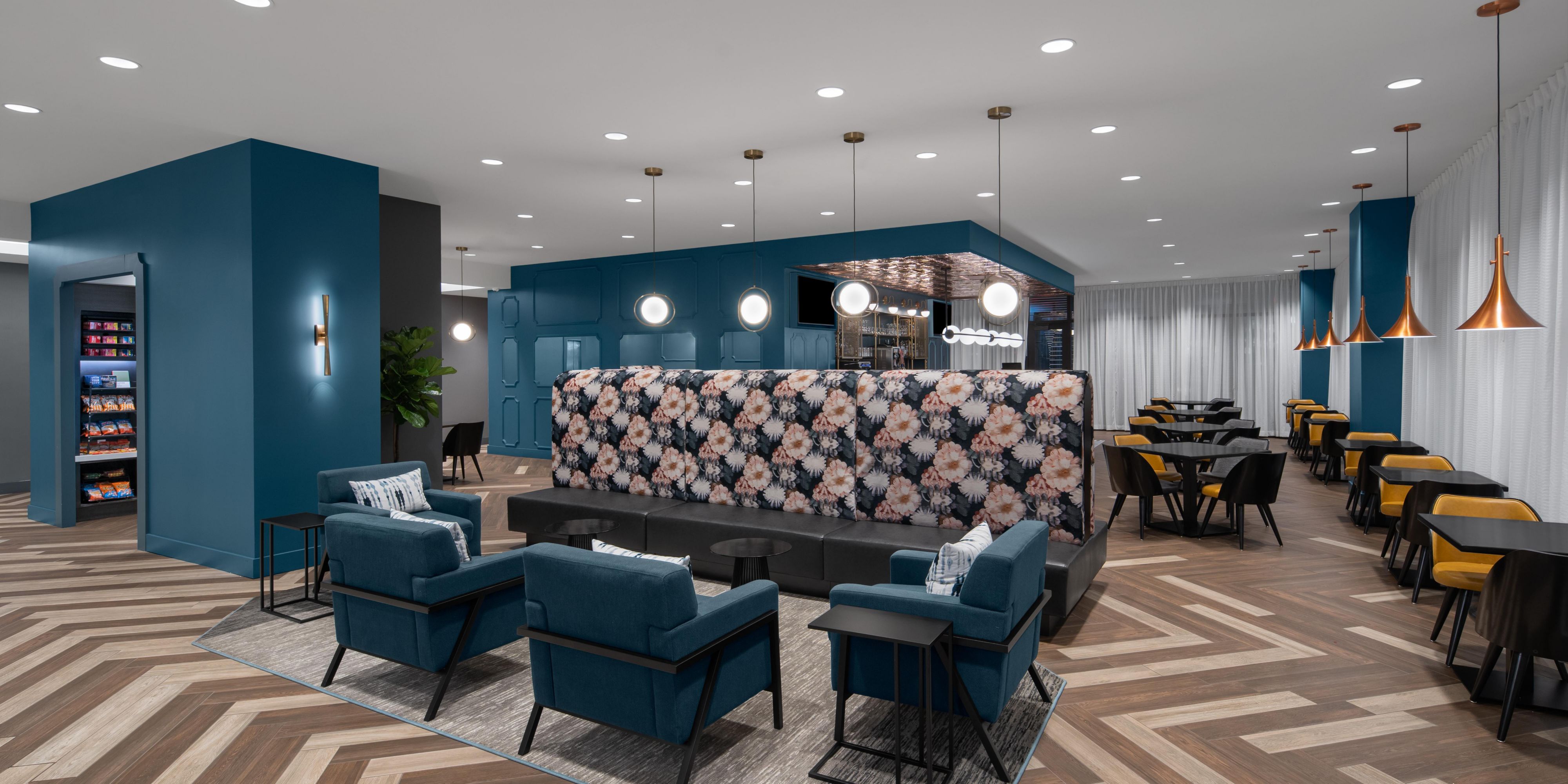 Genießen Sie unsere Hotellobby und unseren Marktplatz.