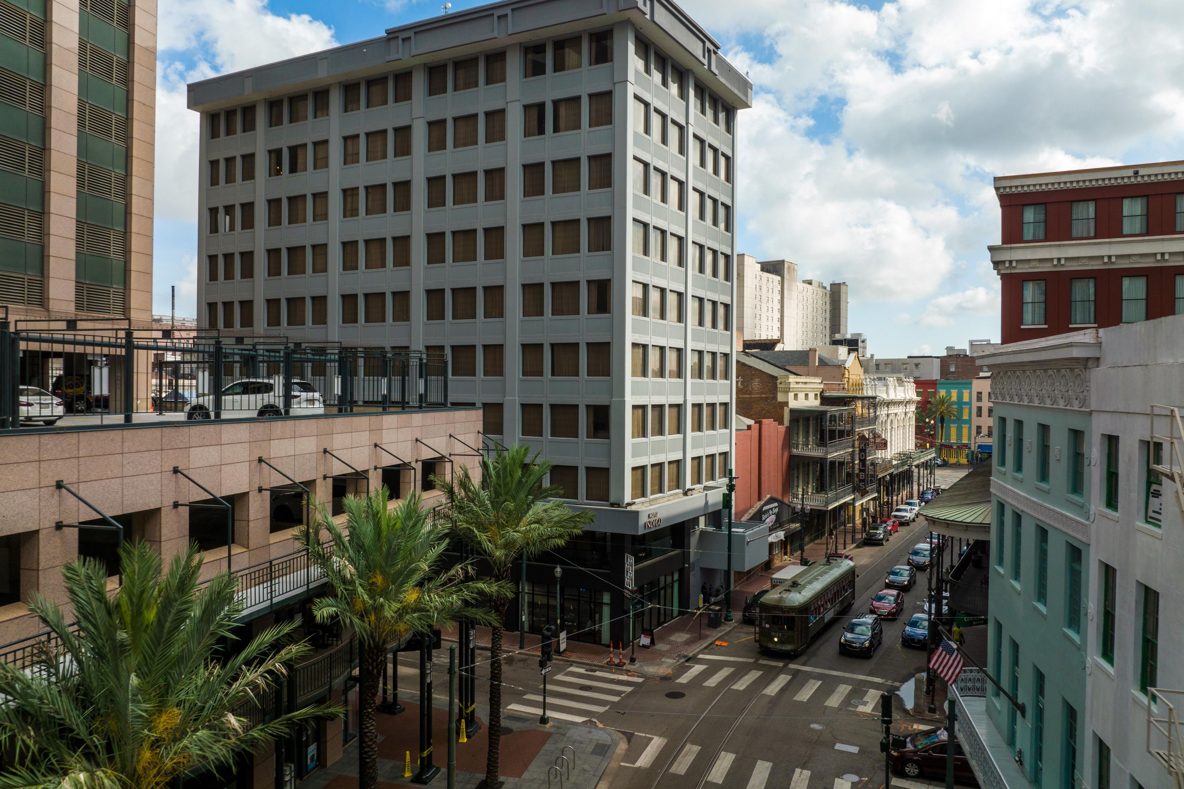 Whether you're here to embrace the French Quarter's charm, attend festive festivals, or on a business trip, our hotel in the vibrant Central Business District provides an ideal oasis for work and play. Tucked within this bustling district, we're only moments away from the renowned French Quarter, guaranteeing a remarkable experience.