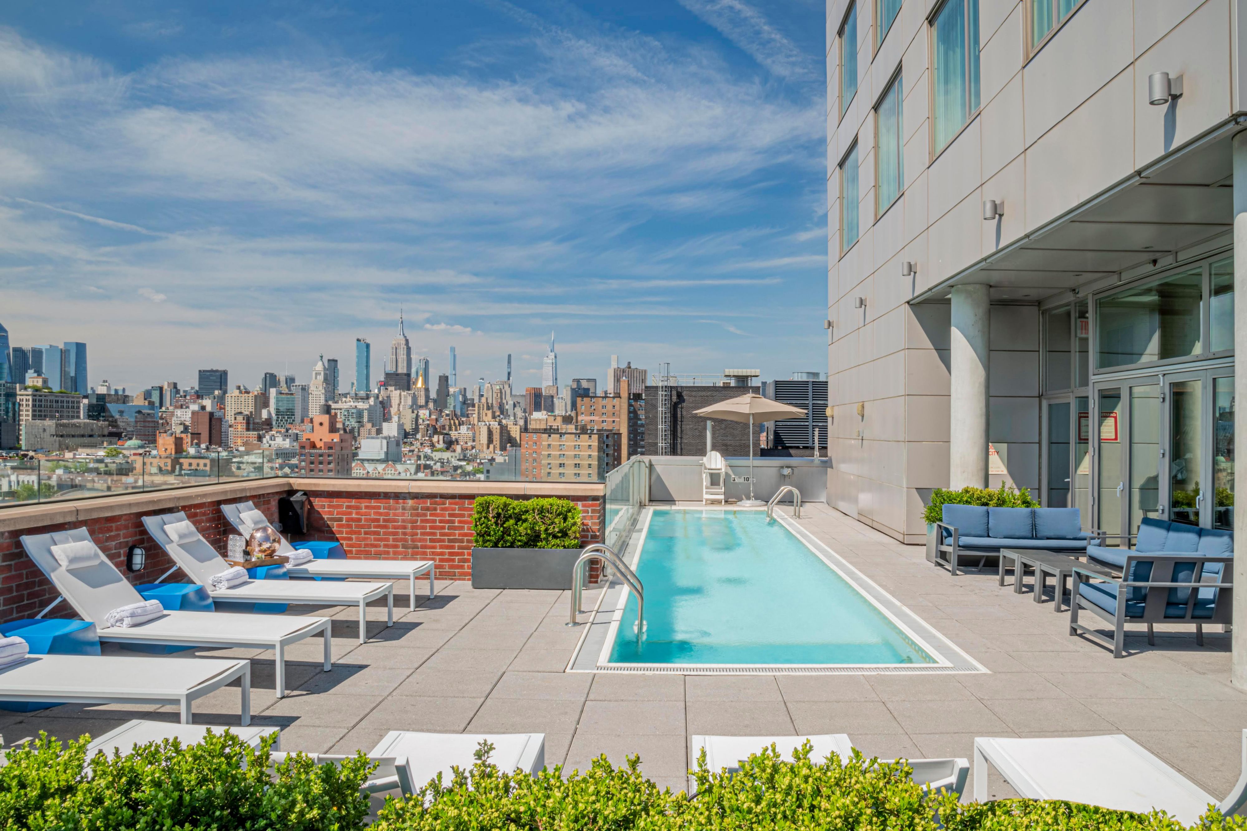 Take a dip, take a sip and take in the striking skyline of one of the world’s greatest cities. There’s nowhere better to beat the heat than our seasonal rooftop pool as you enjoy a cocktail from our signature rooftop bar, Mr. Purple, and let your stress melt away. 